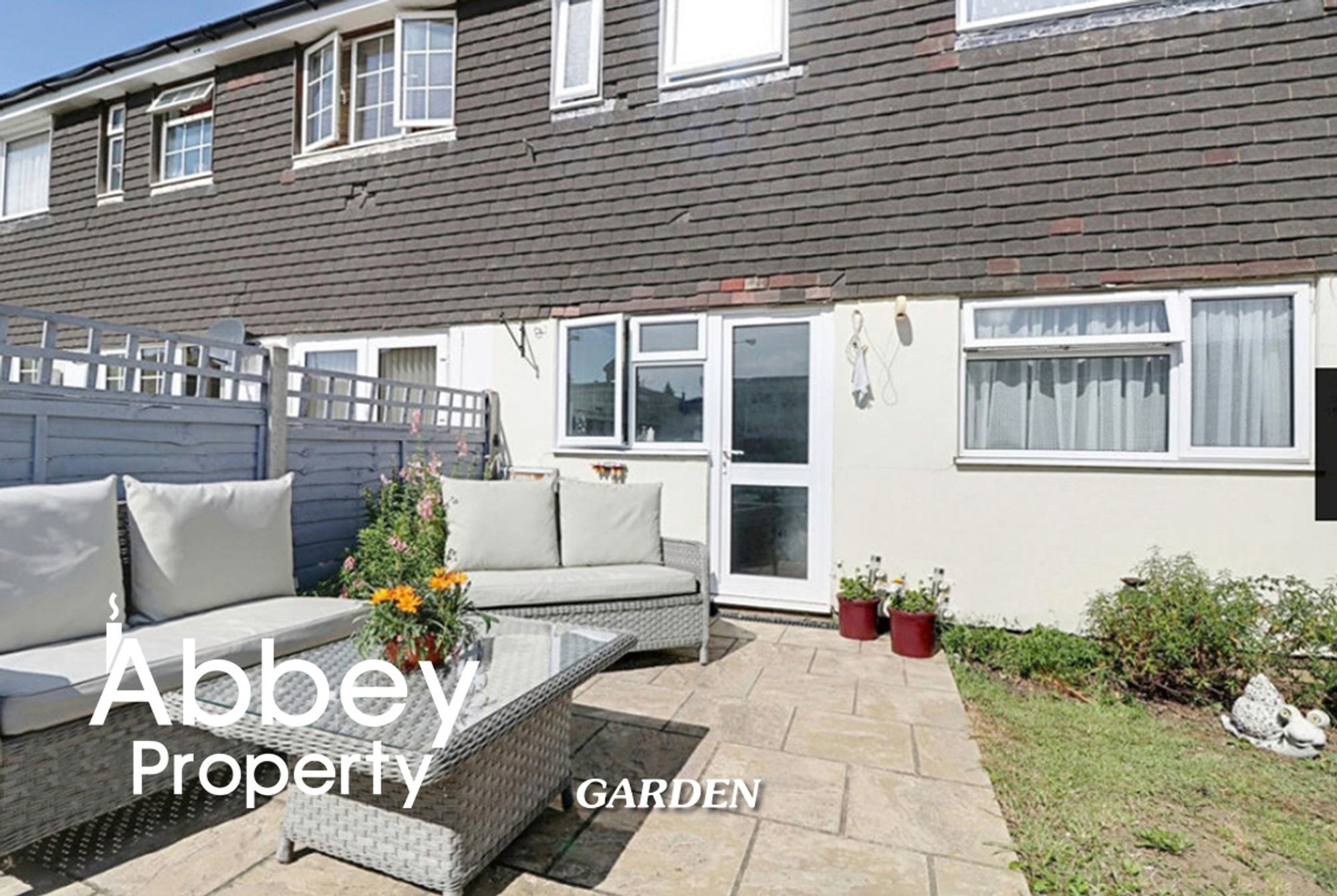 Julius Gardens, Luton, LU3