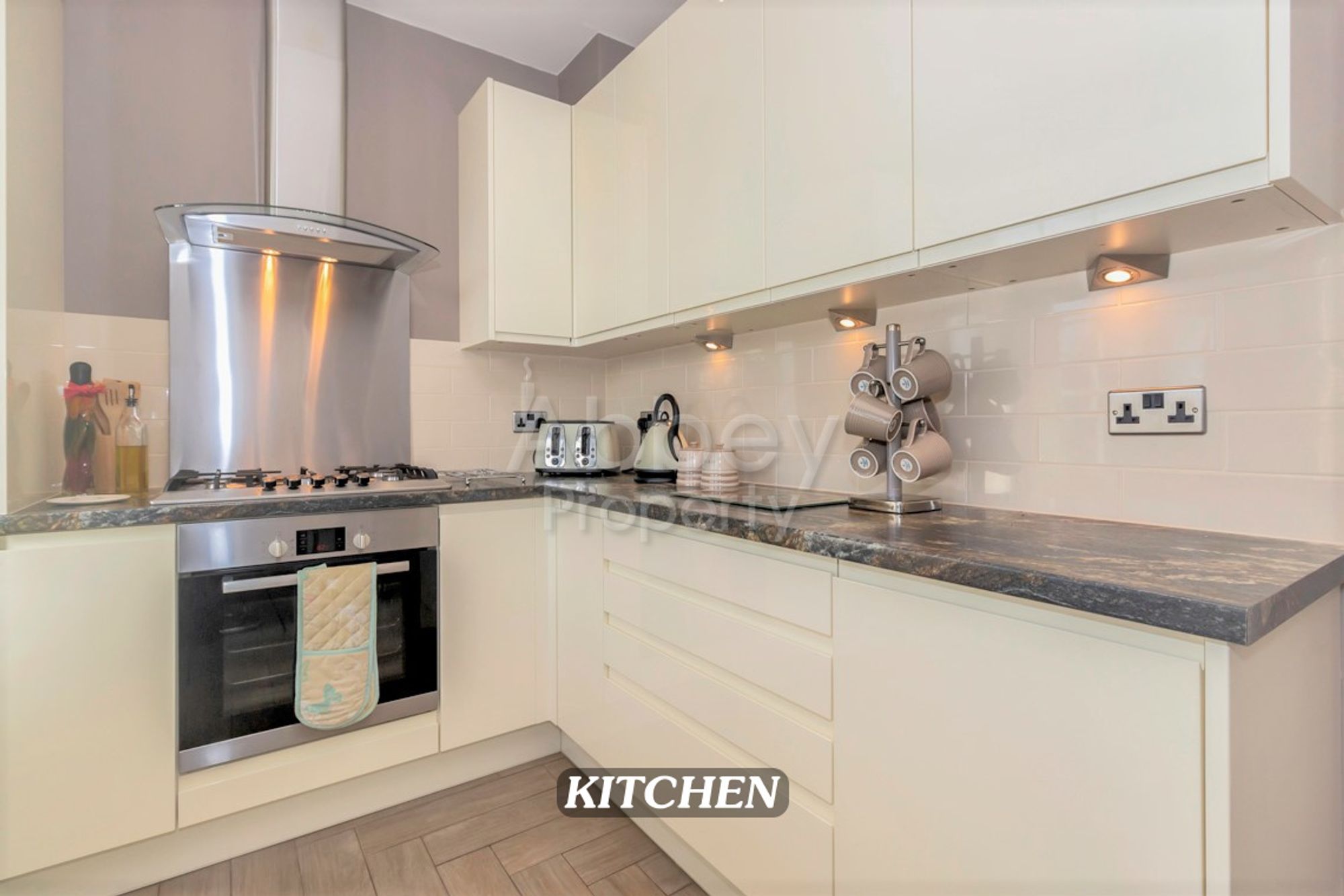 Dunstable Road, Luton, LU4