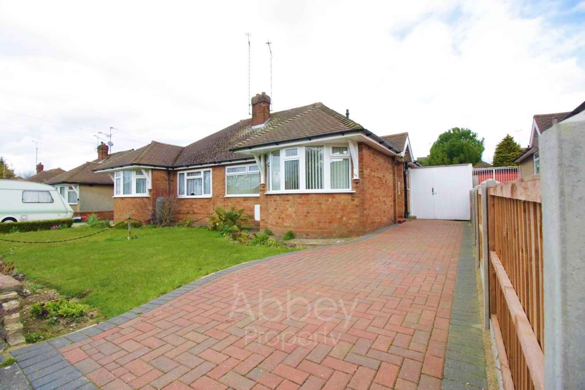 Byron Road, Luton, LU4