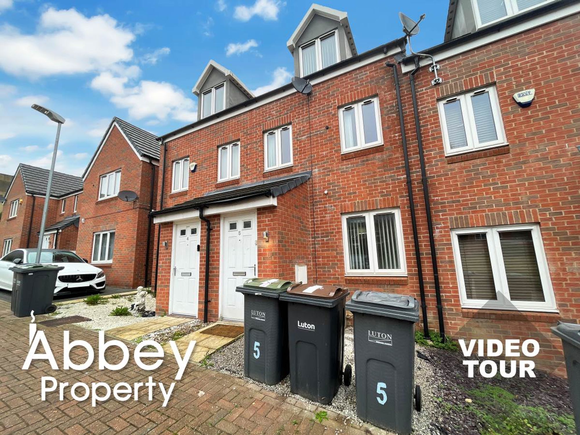 Guardian Way, Luton, LU1