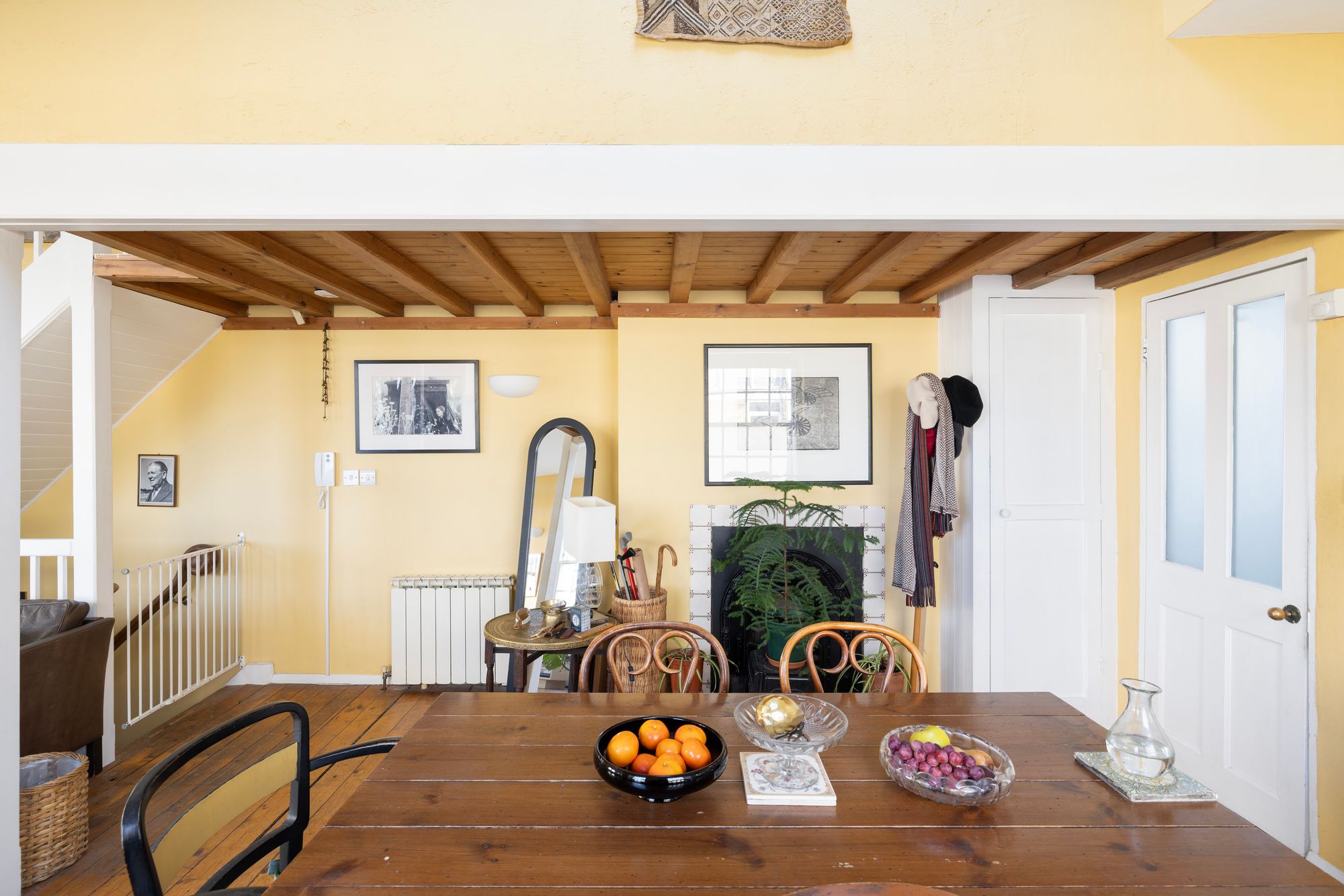 Dining-Gibraltar-Walk-Shoreditch-E2-6_Lo