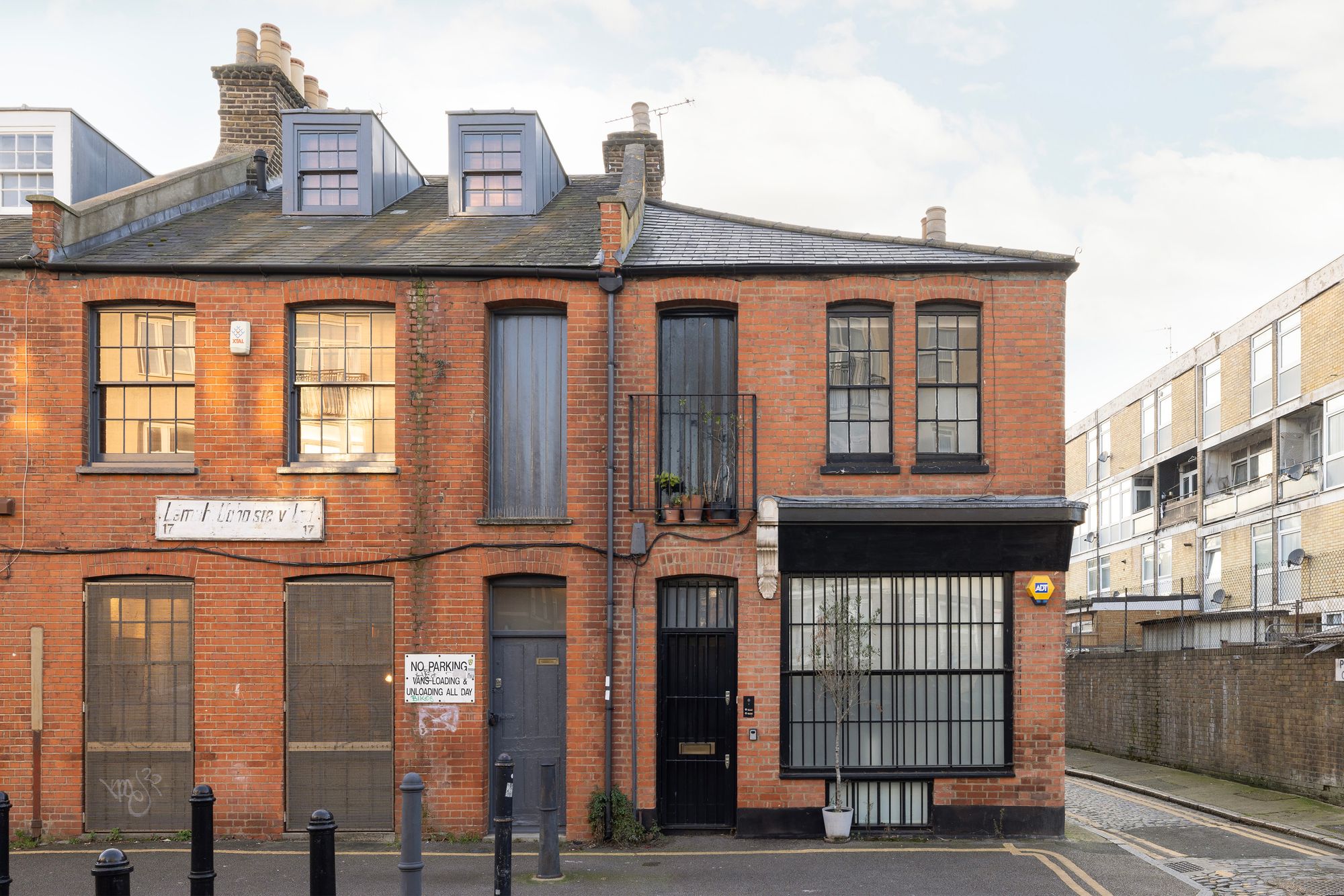 External Gibraltar Walk Shoreditch E2 10