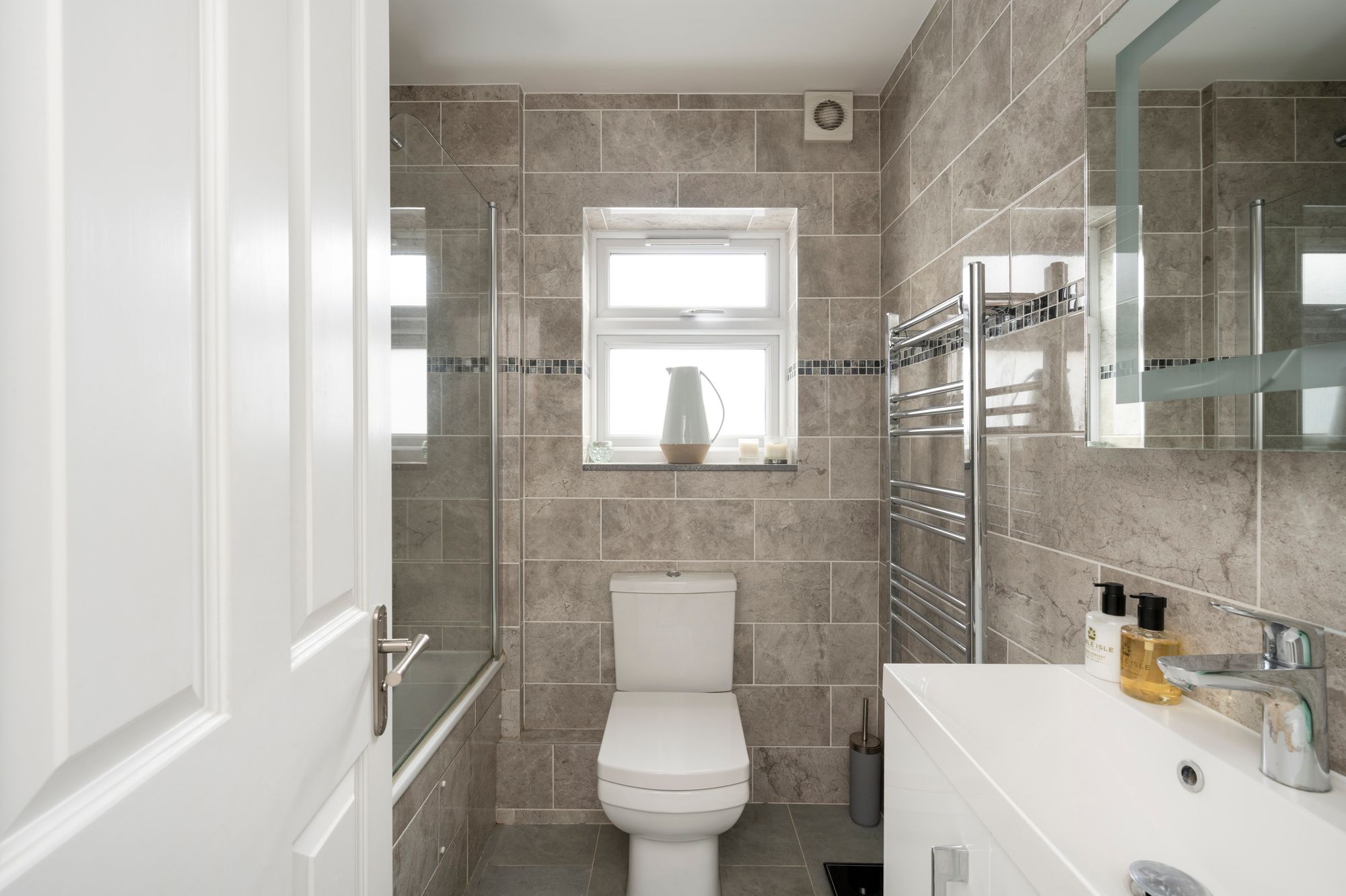 SOH 20 Greyhound Road Bathroom 1