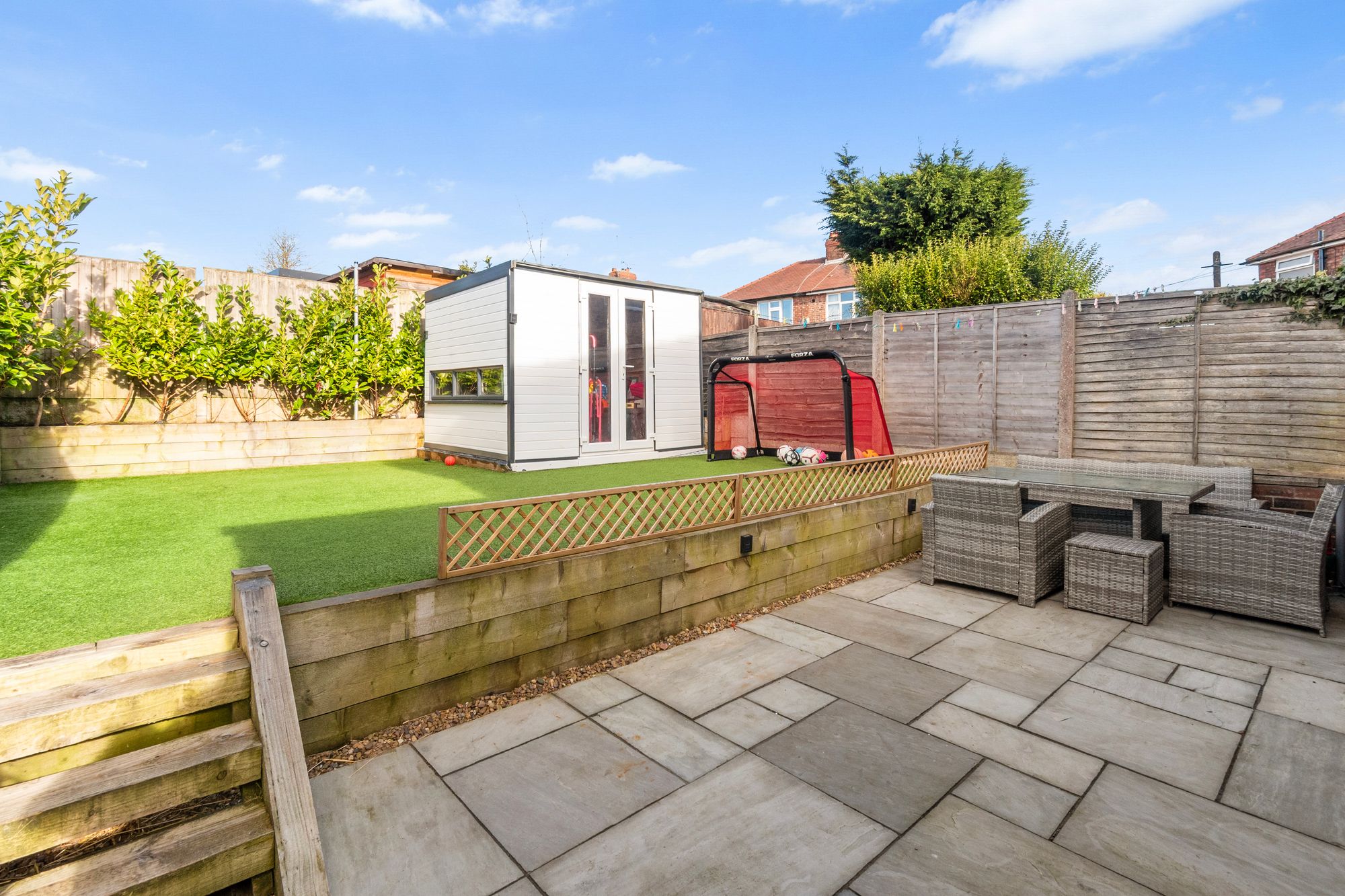 St. Georges Avenue, Windle, WA10