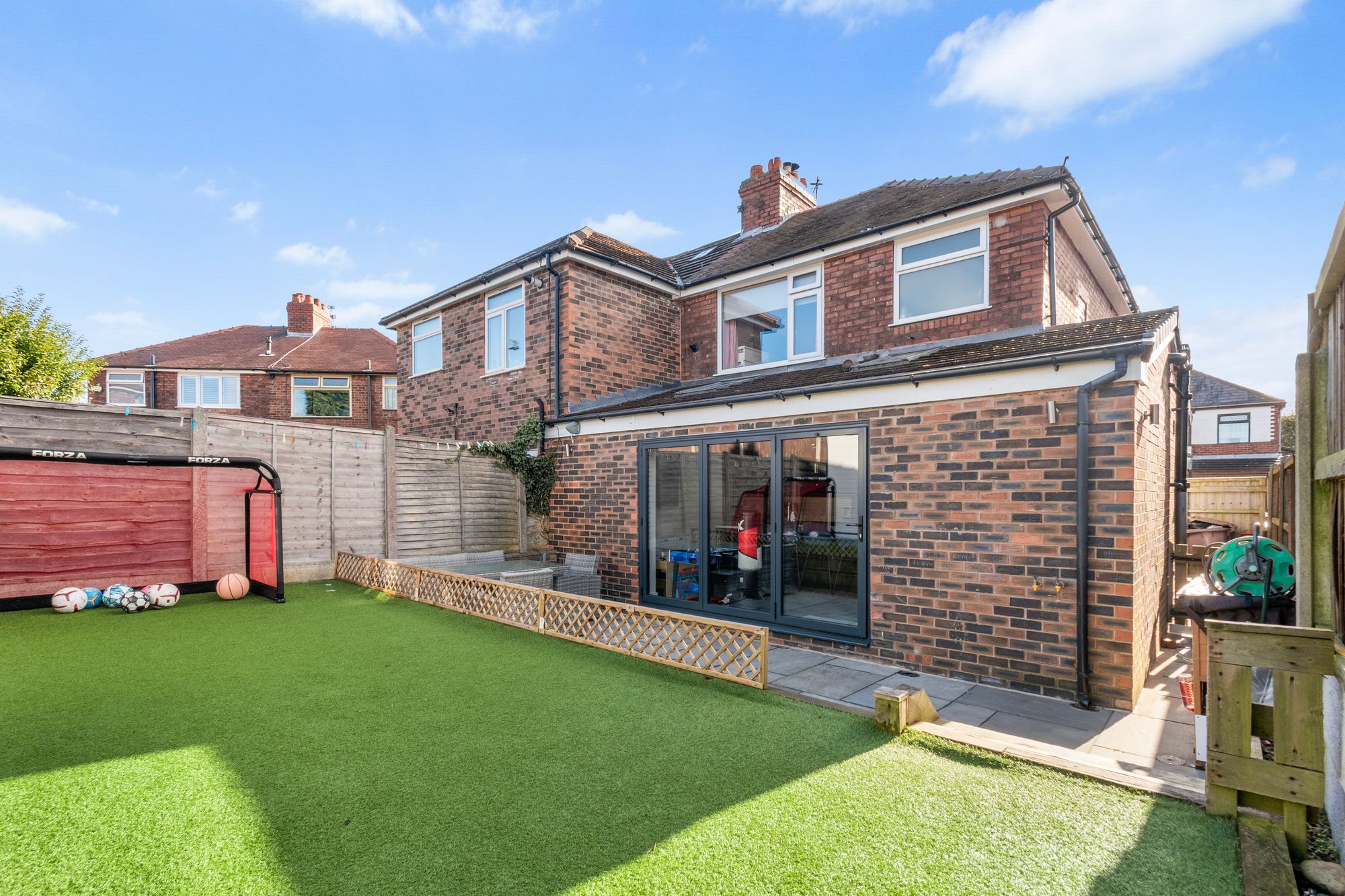 St. Georges Avenue, Windle, WA10