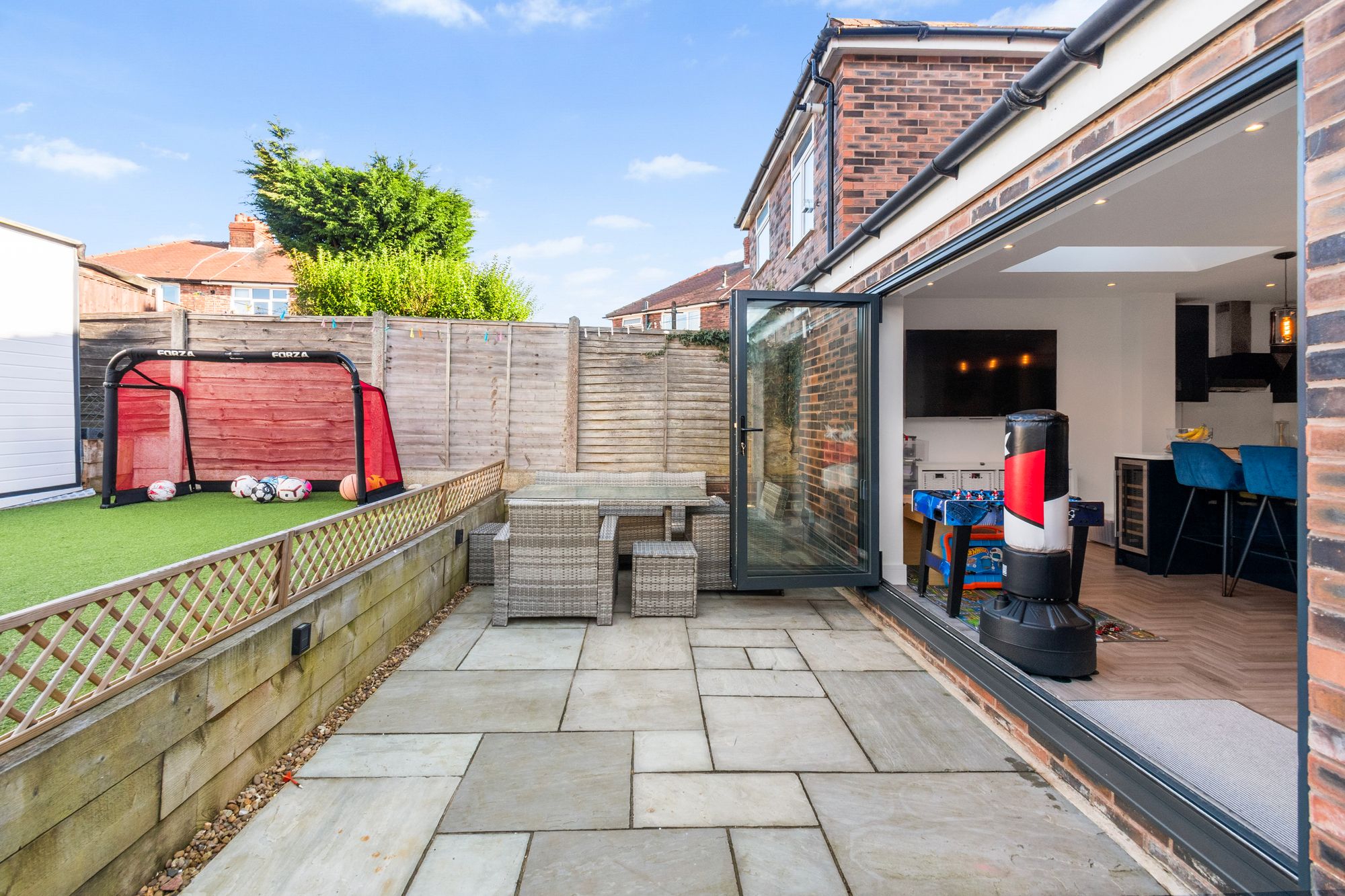 St. Georges Avenue, Windle, WA10