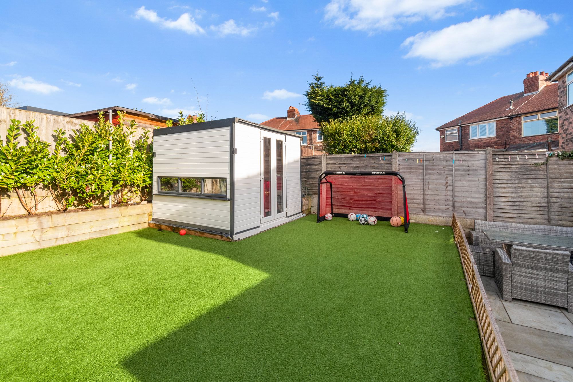 St. Georges Avenue, Windle, WA10