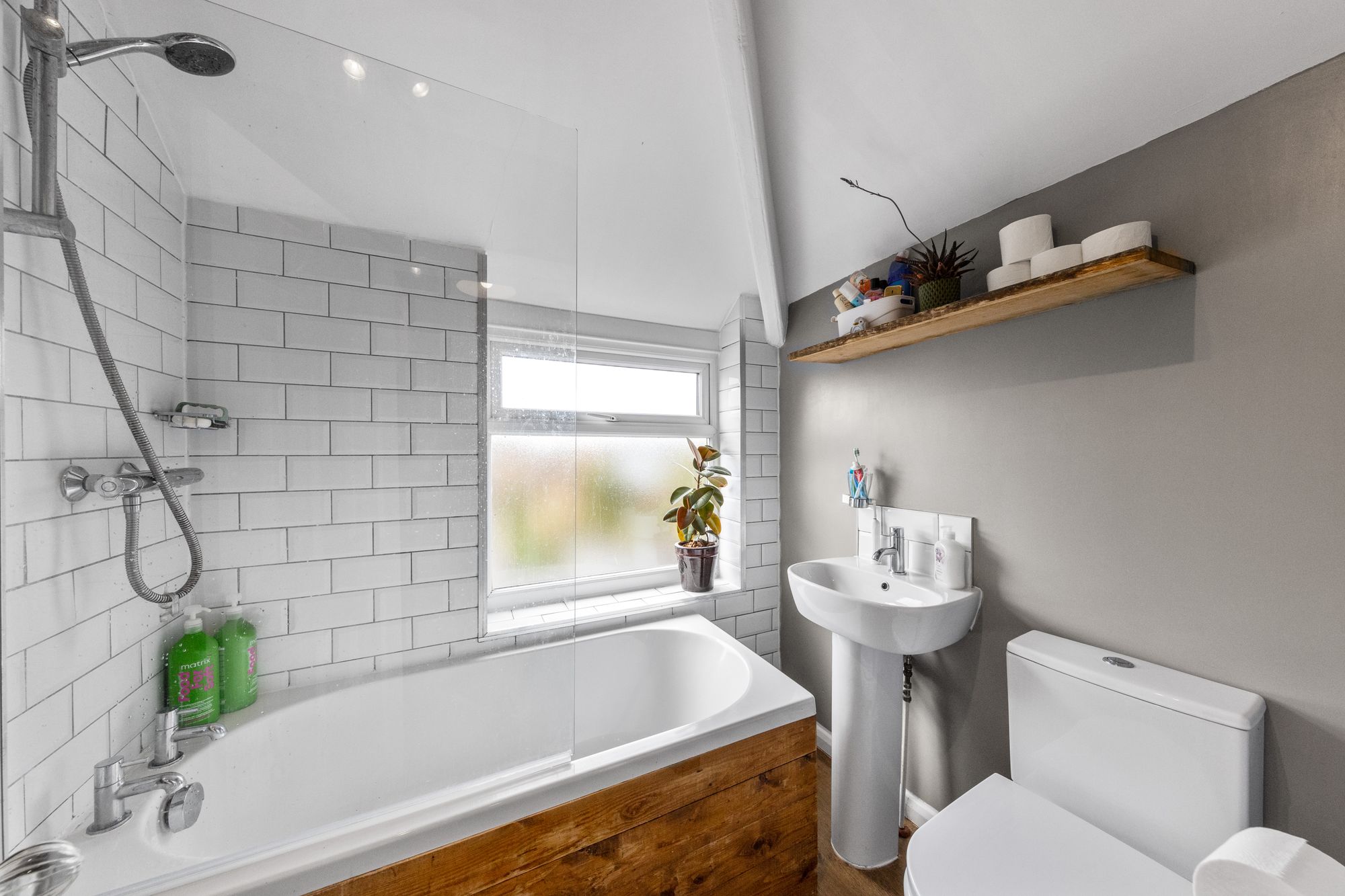 Longbarn Lane, Woolston, WA1