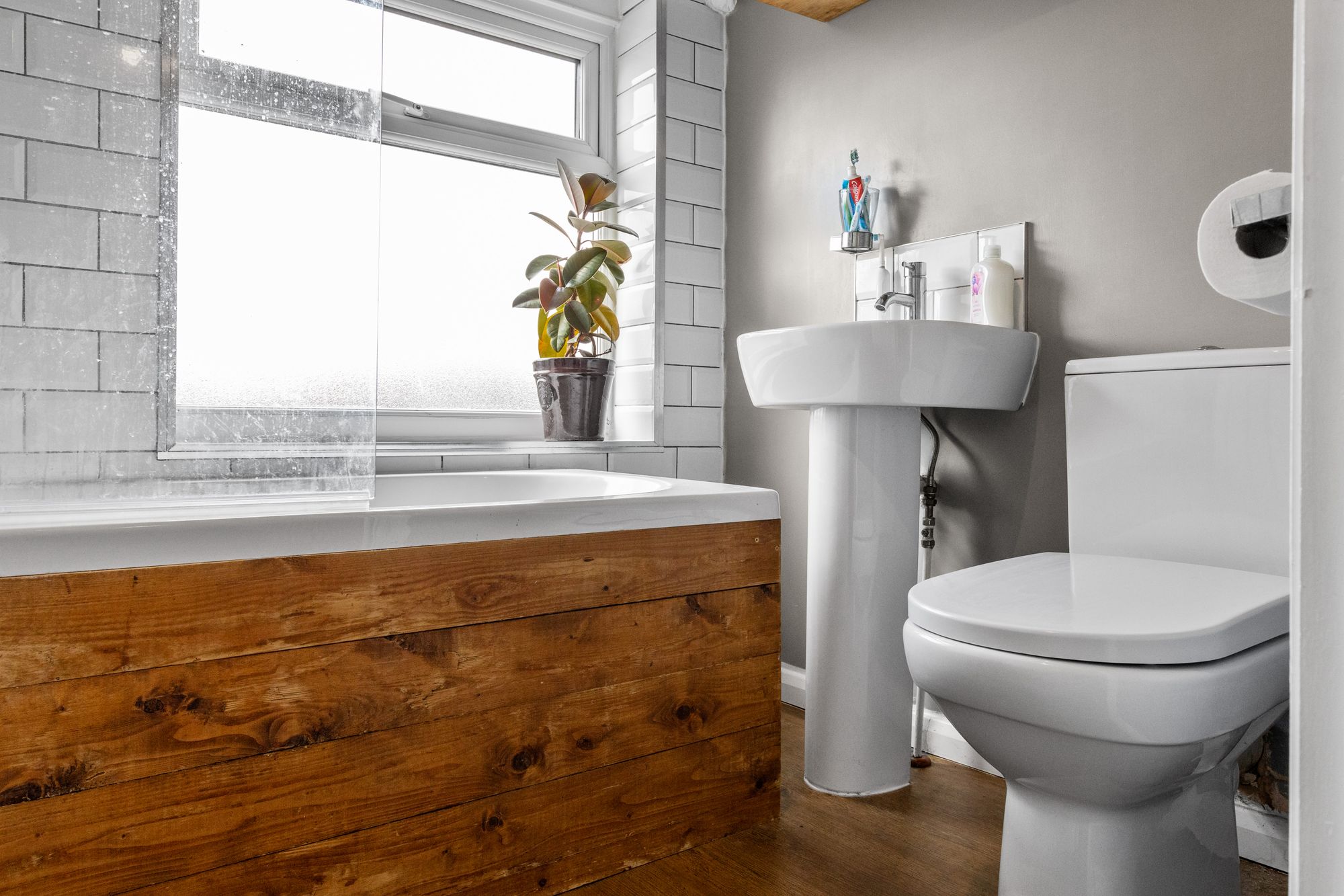 Longbarn Lane, Woolston, WA1