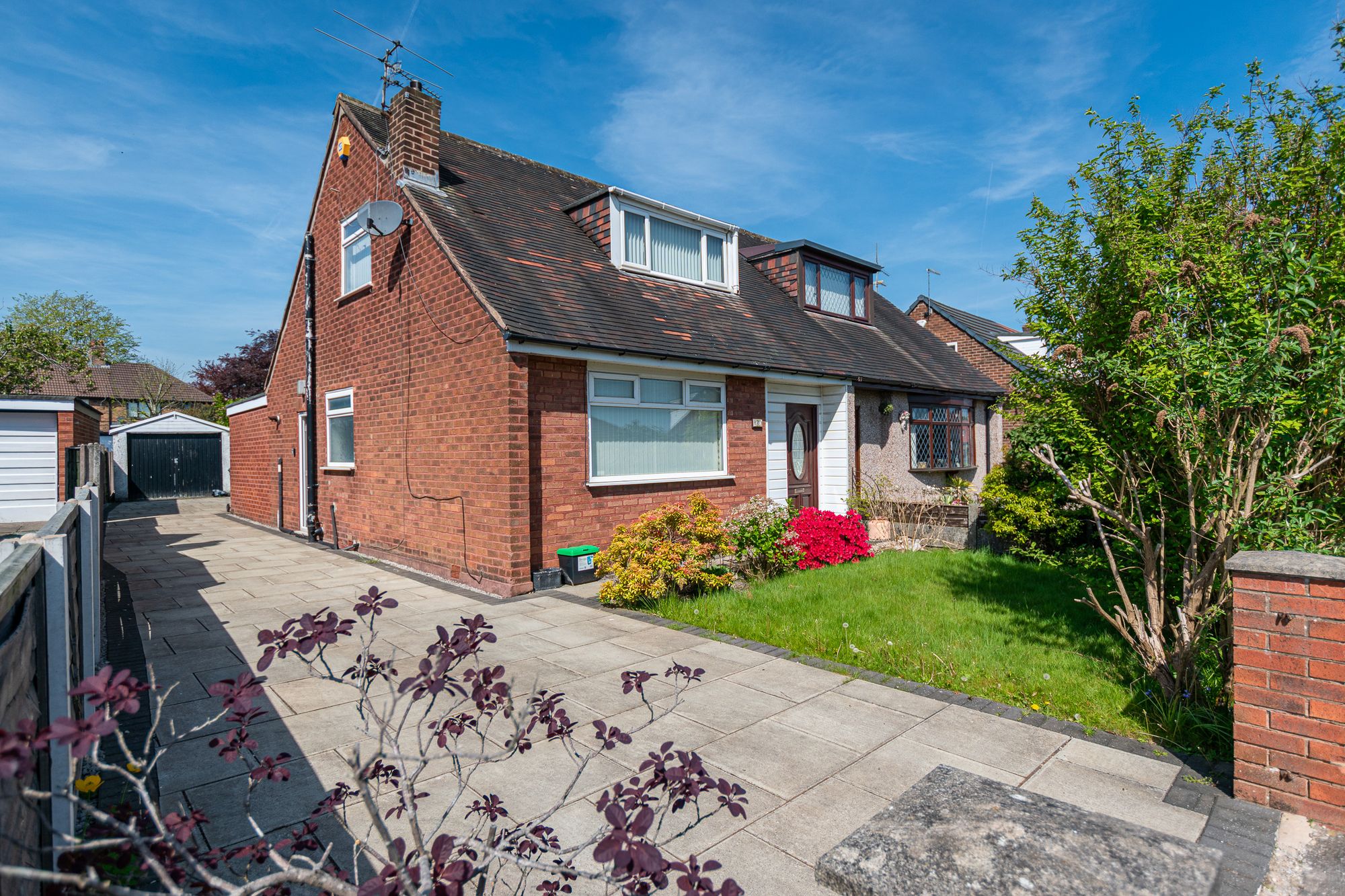 Landside, Leigh, WN7