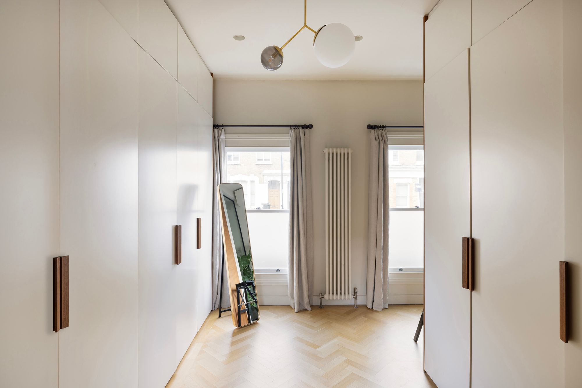 Story Of Home Bedroom Wardrobe Chatsworth Road Lower Clapton E5 5v2