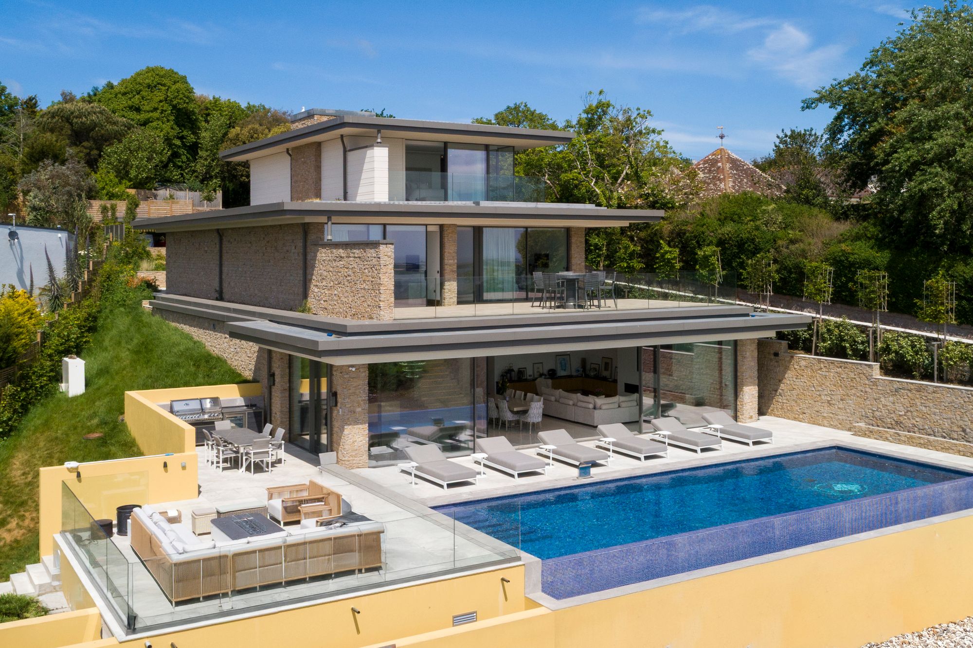 5 bed Detached House For Sale in St. Lawrence, Jersey