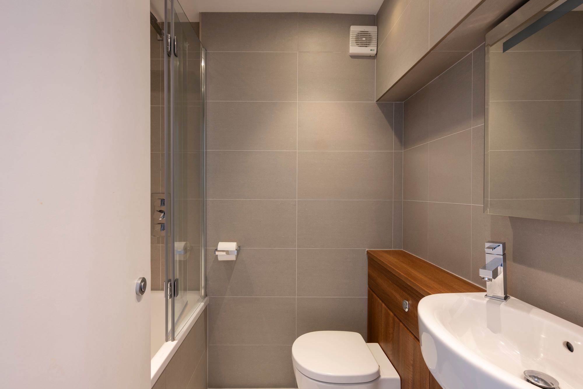 SOH 22 Camden Mews Bathroom 1