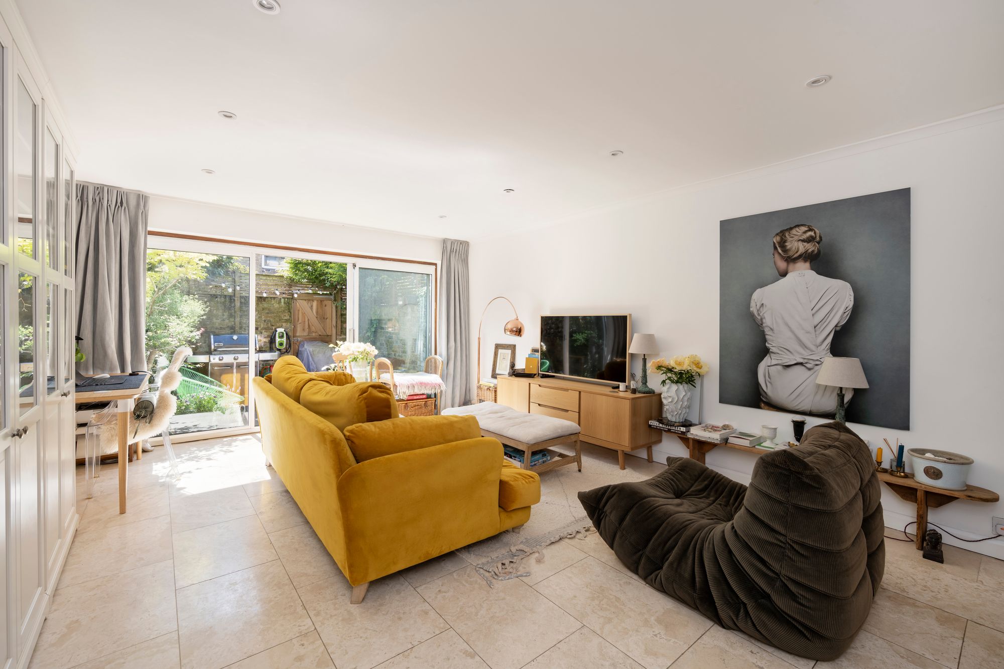 SOH 22 Camden Mews Reception Room 4