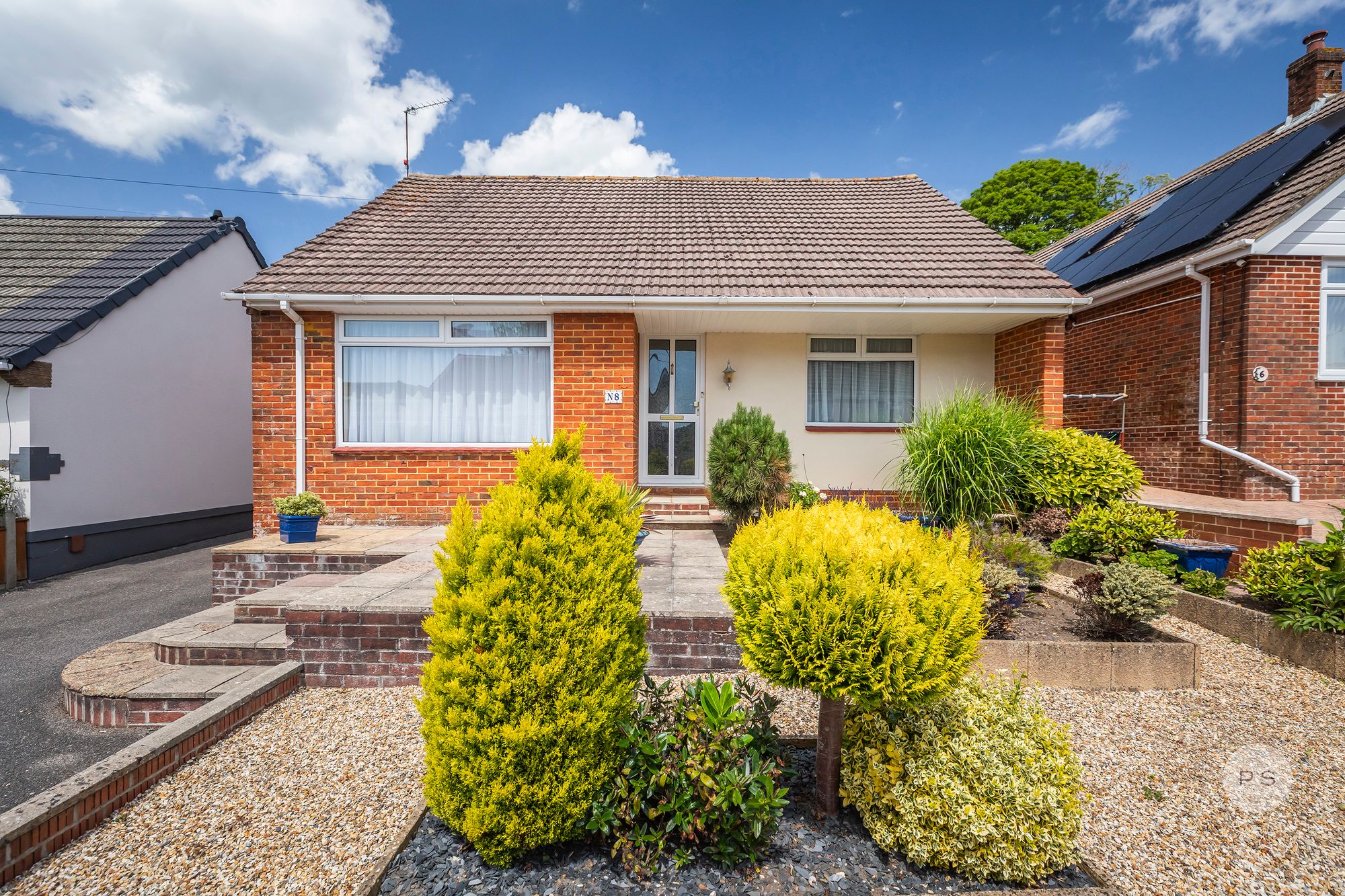 Mission Road, Broadstone, Poole,  BH18 8JJ