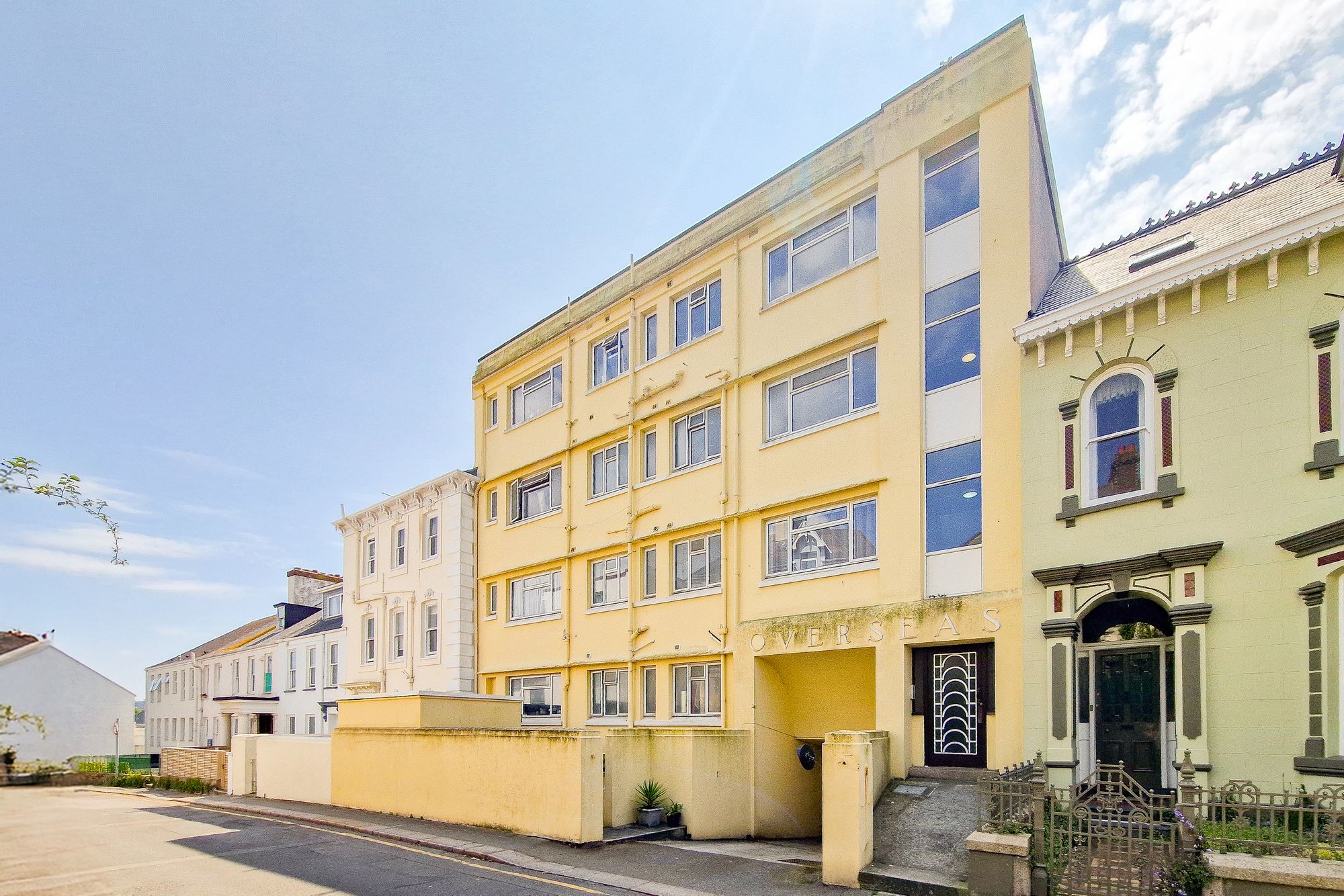 3 bed Apartment For Sale in St. Saviour, Jersey