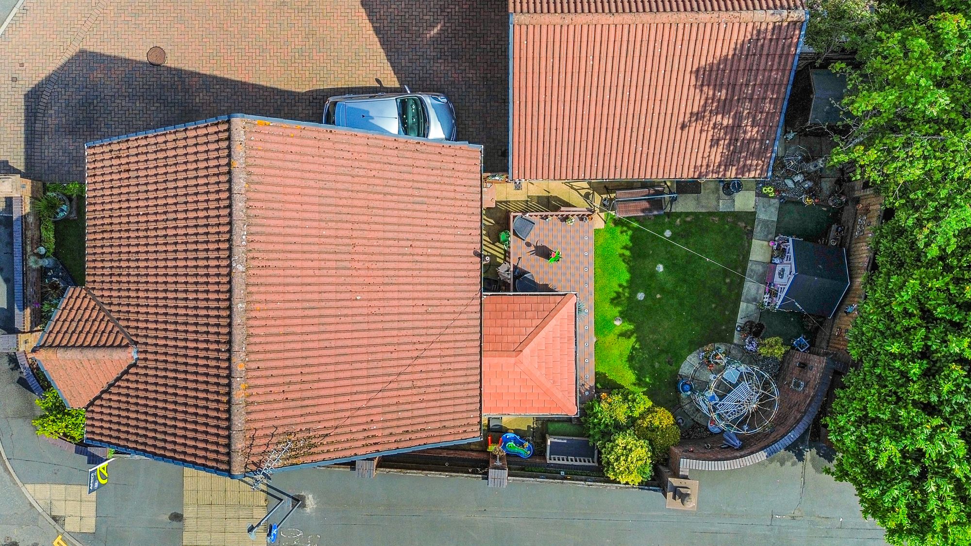 Swan Gardens, St. Helens
