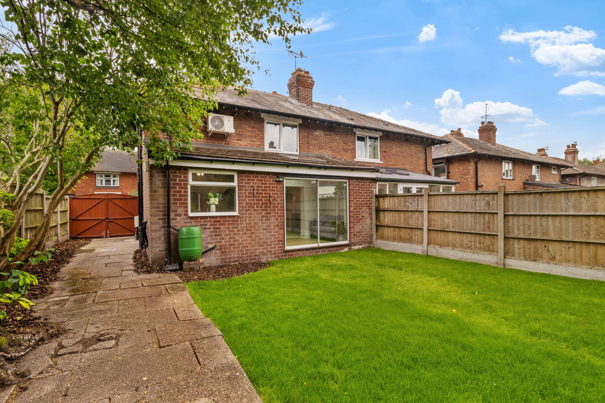 Barton Avenue, Warrington