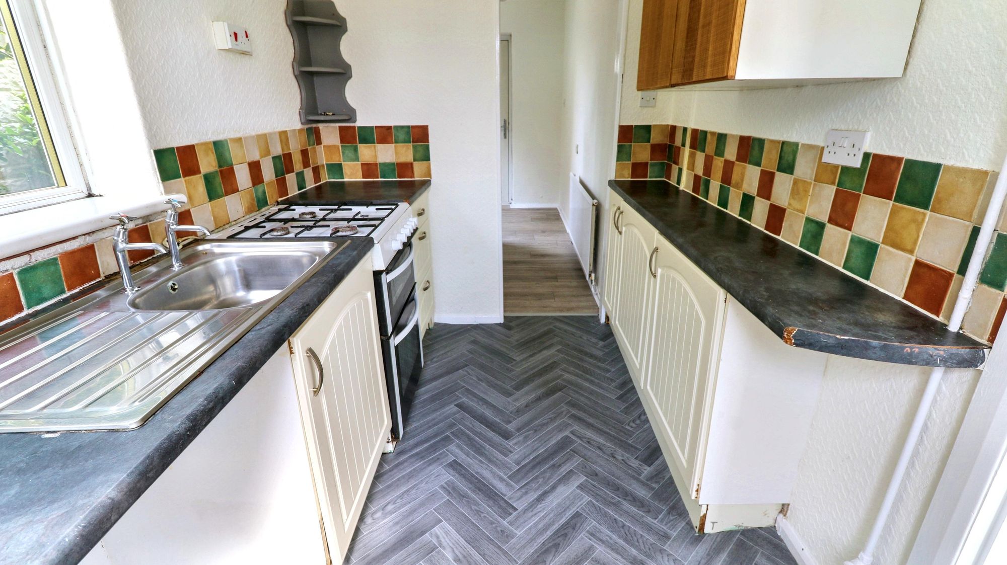 Queensland Avenue, Thatto Heath, WA9