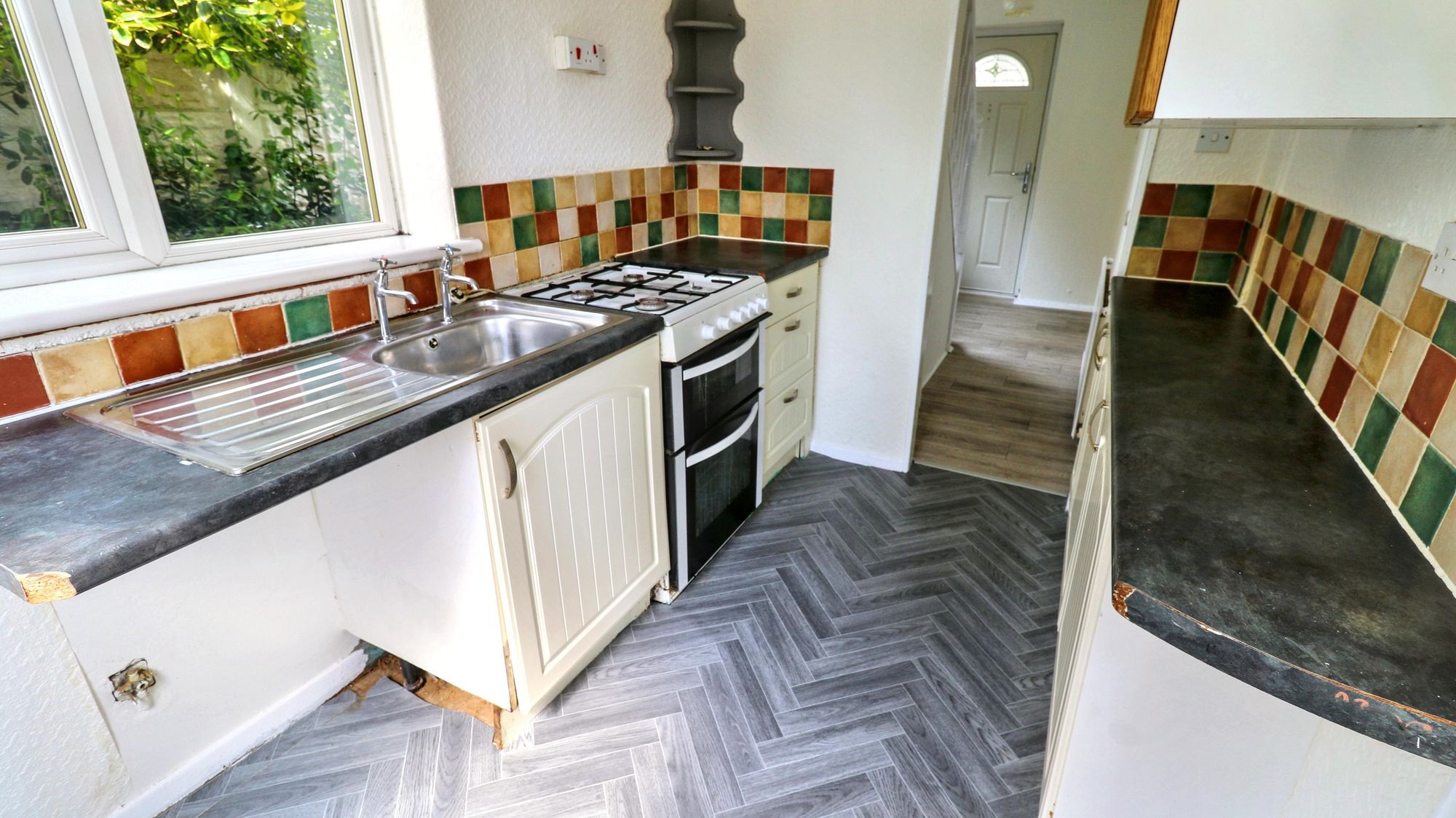 Queensland Avenue, Thatto Heath, WA9