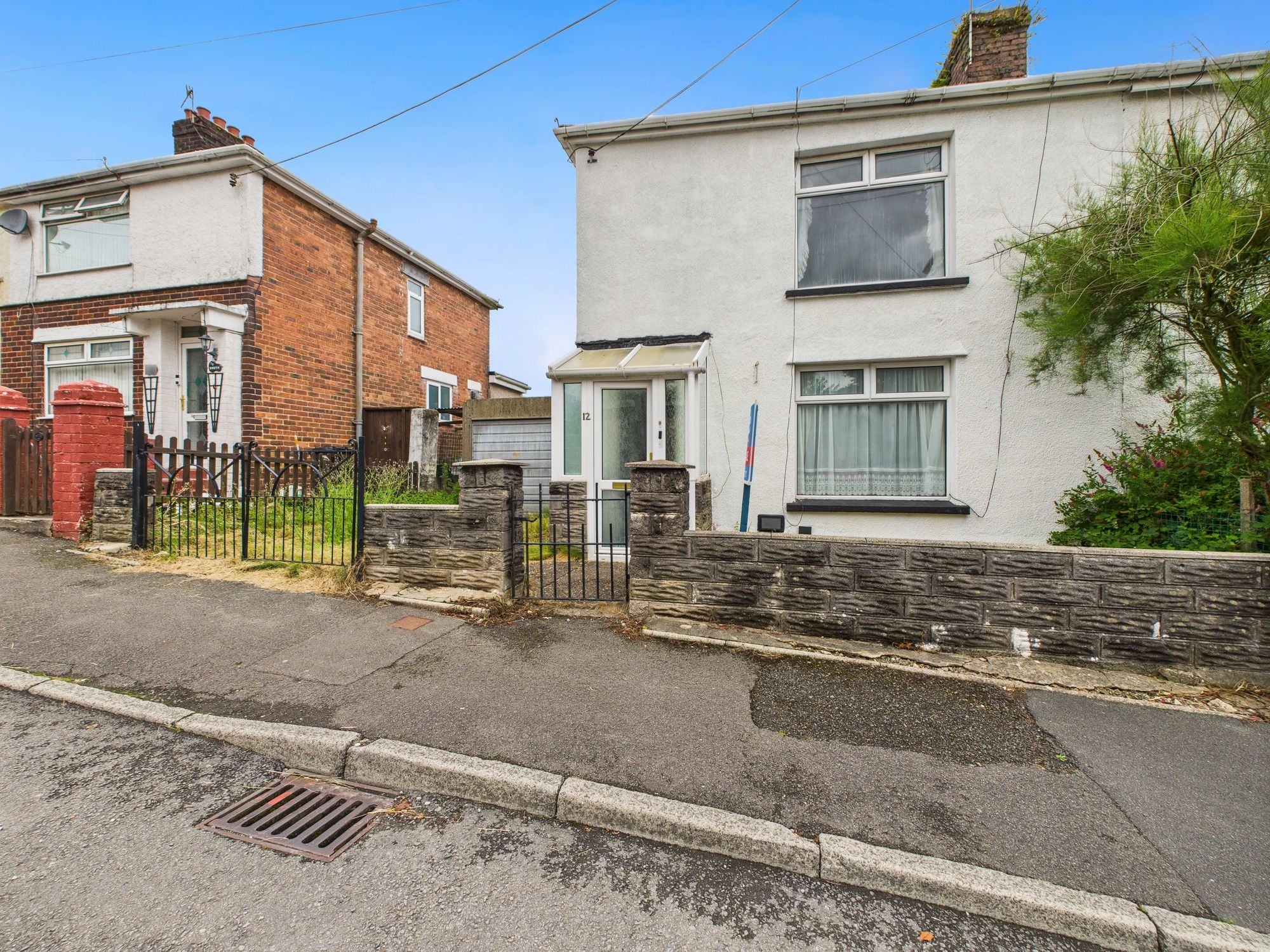 Wembley, Neath, SA11