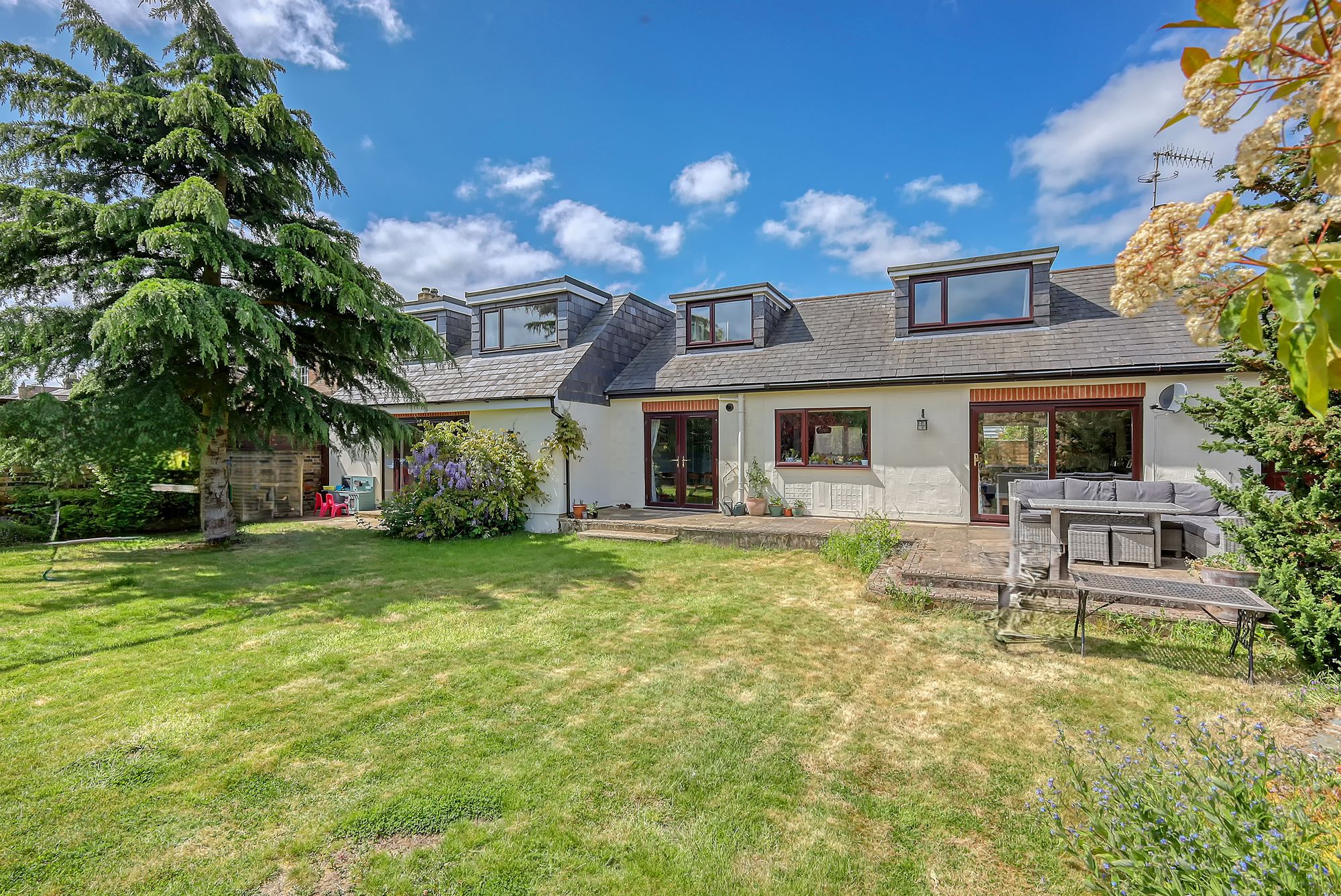 High Street, Roydon, CM19