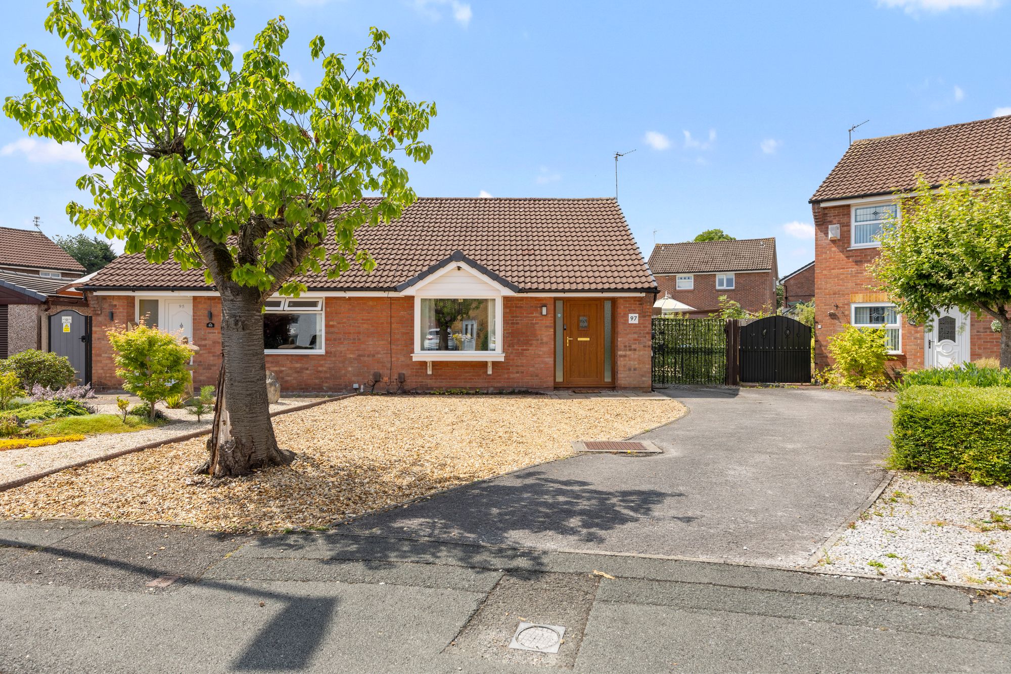 Kinross Close, Fearnhead, WA2
