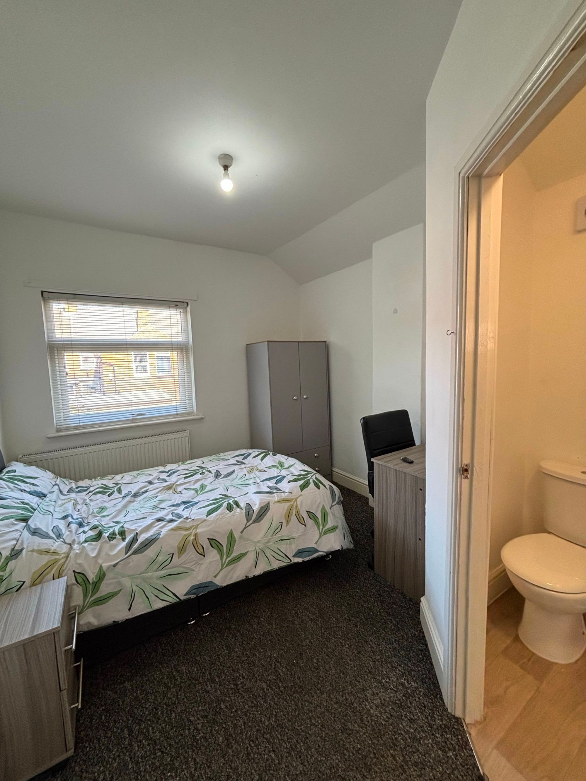 Room 2, 40 Albert Terrace, Middlesbrough