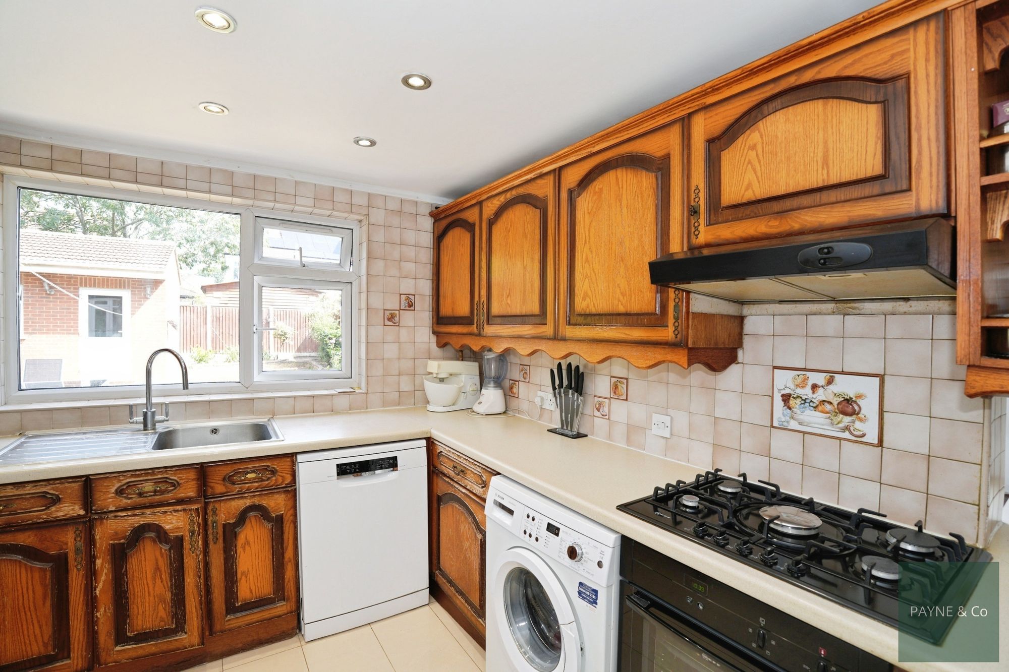 Lincoln Gardens, Ilford, IG1