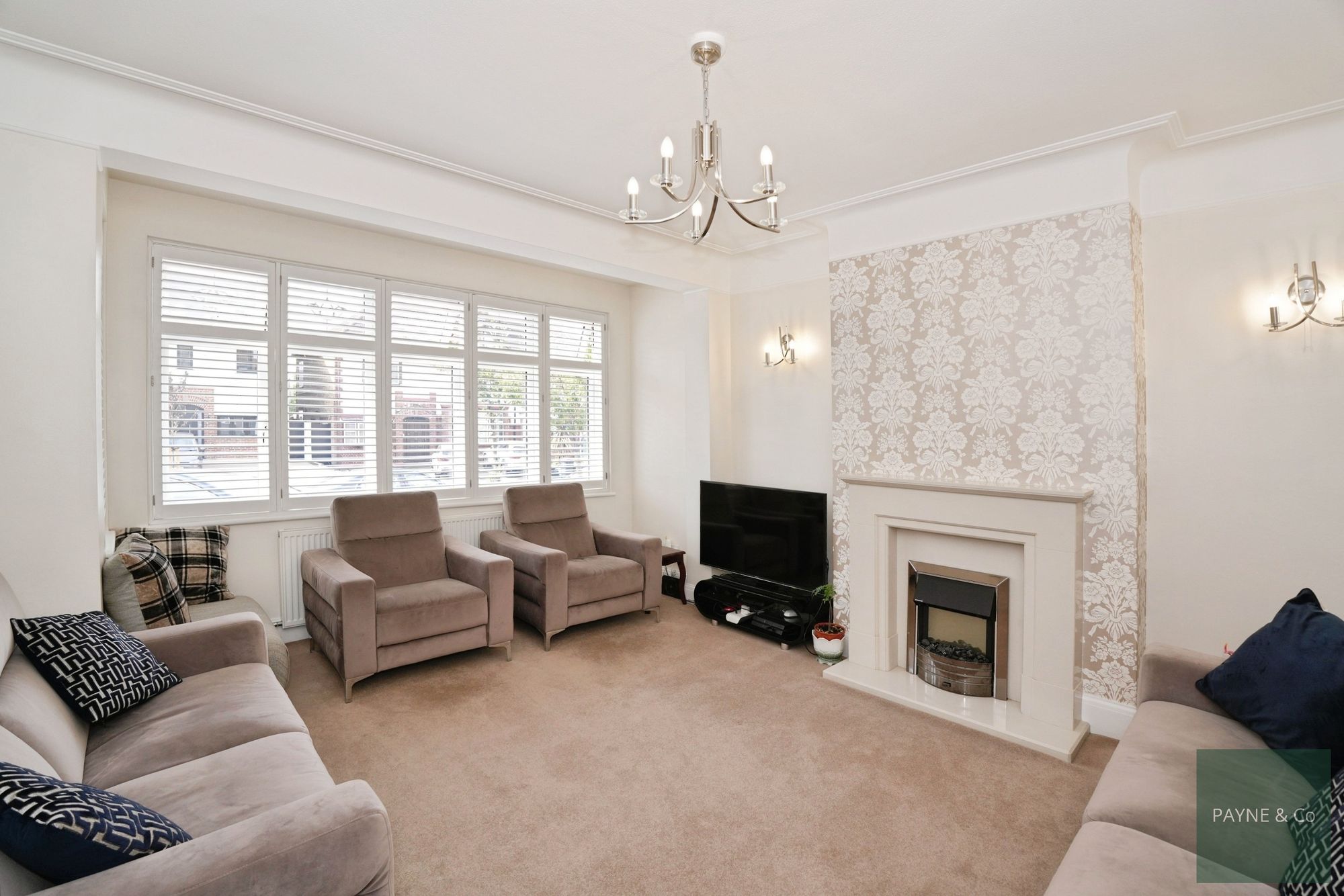 Lincoln Gardens, Ilford, IG1