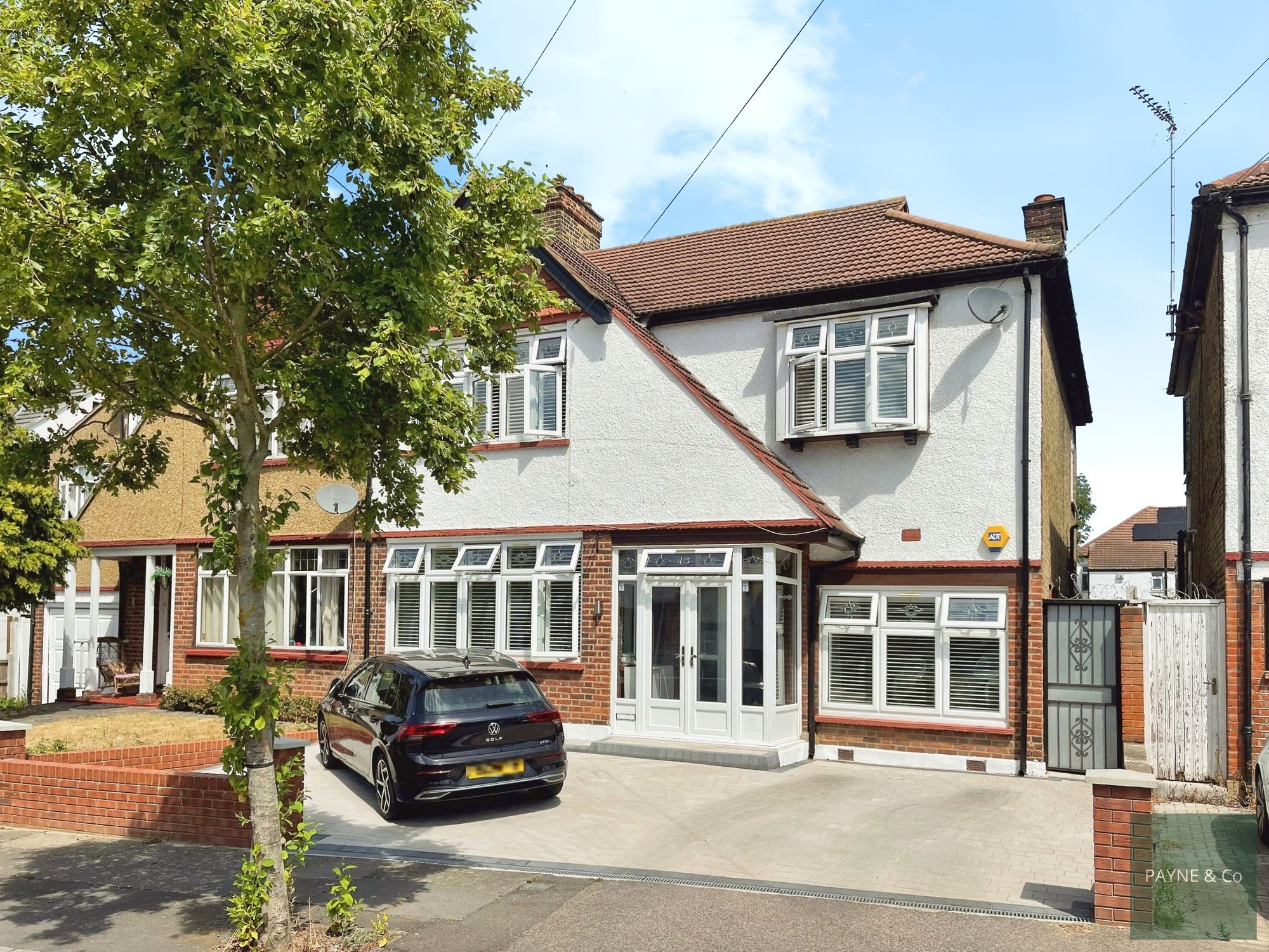 Lincoln Gardens, Ilford, IG1