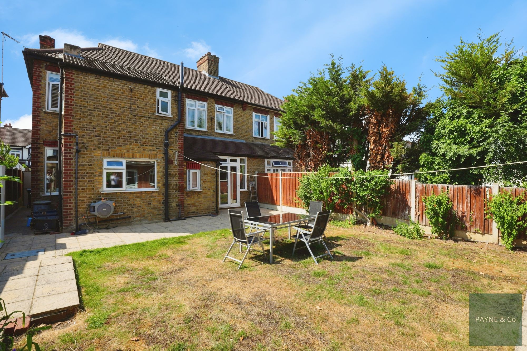 Lincoln Gardens, Ilford, IG1