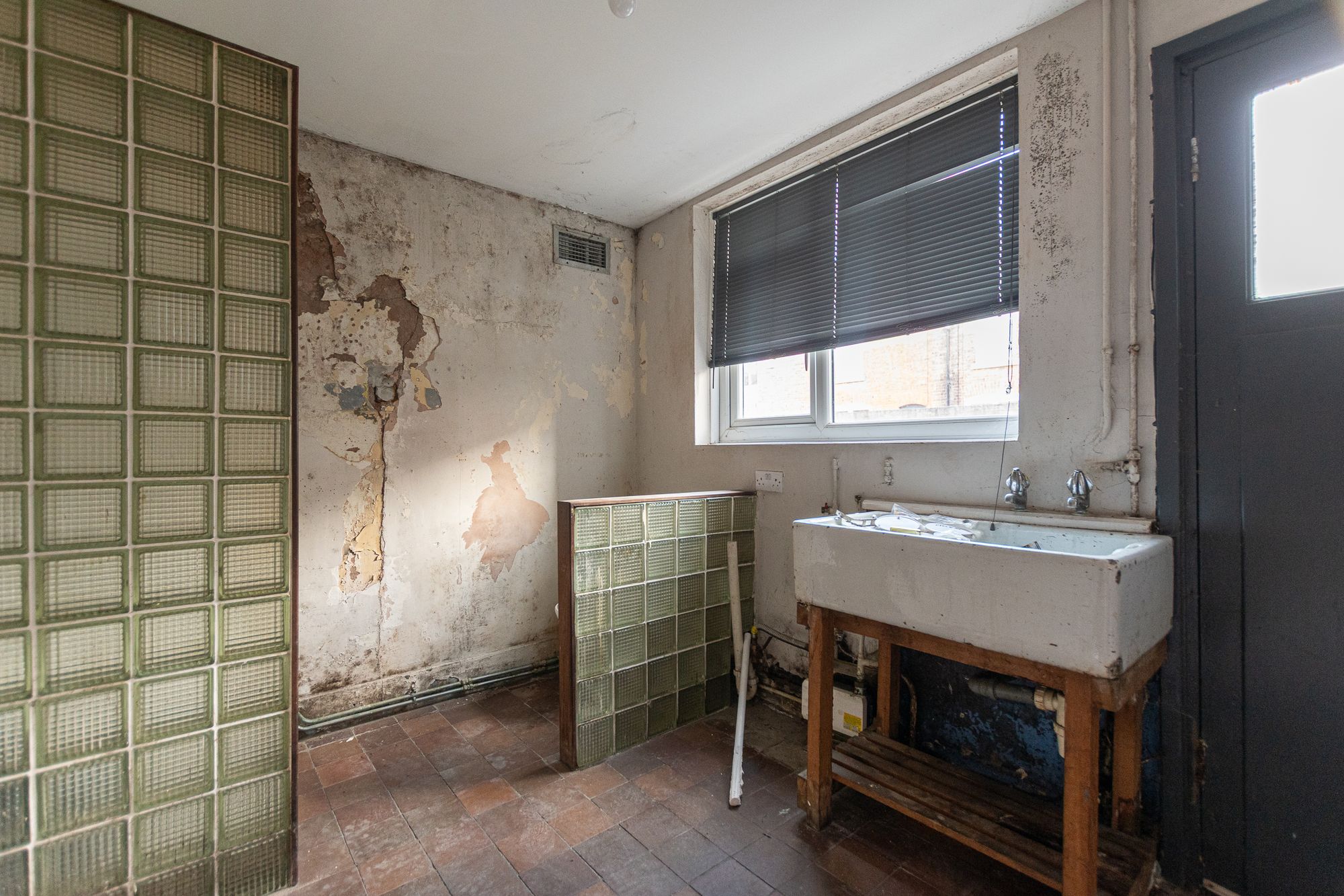 St. Helens Road, Leigh