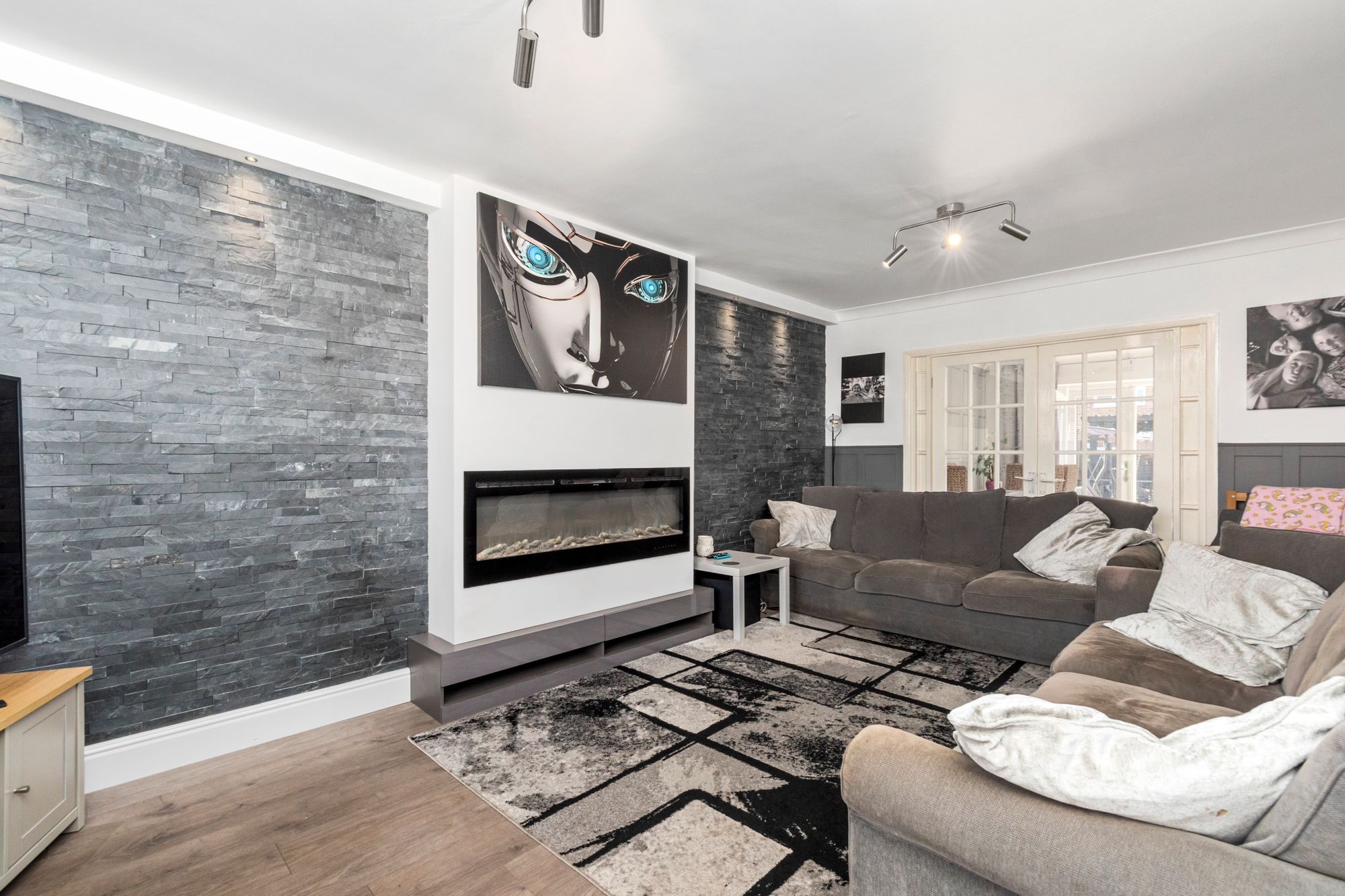 Runnymede, Woolston, WA1