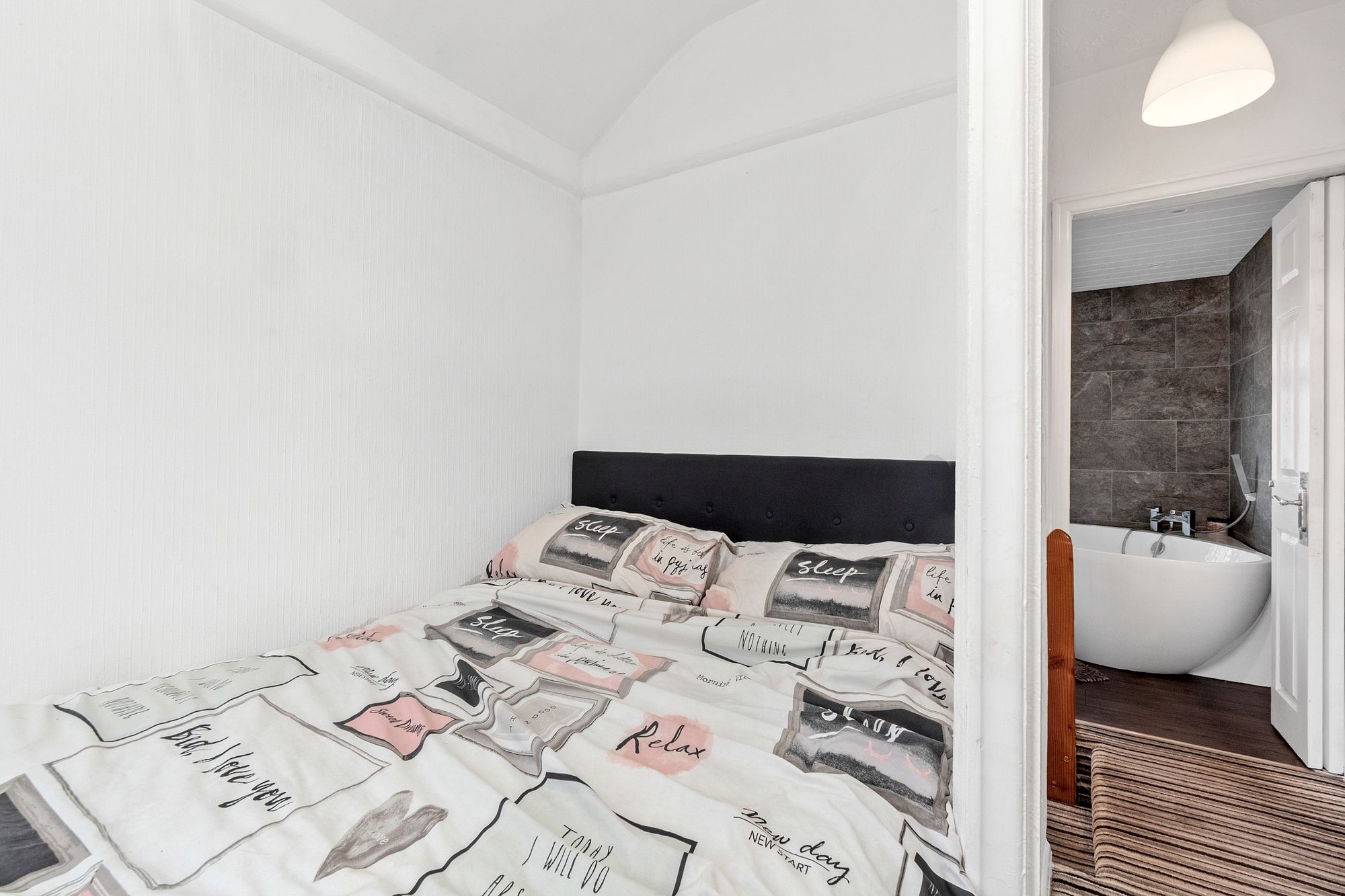 Runnymede, Woolston, WA1