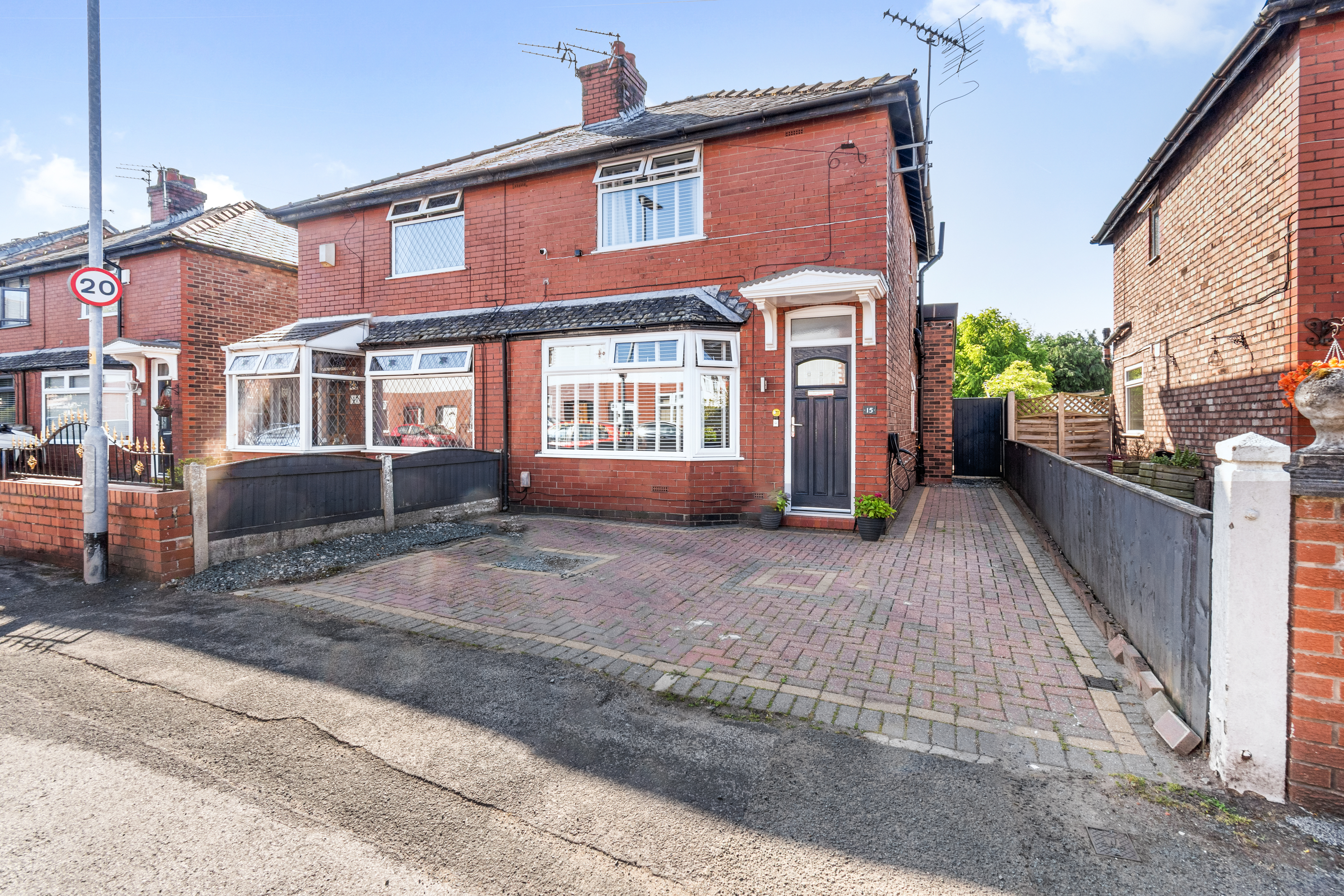 Oakland Street, Warrington, WA1