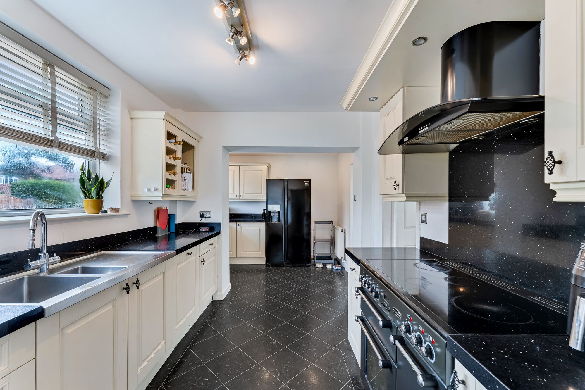 Clifton Road, Leigh, WN7