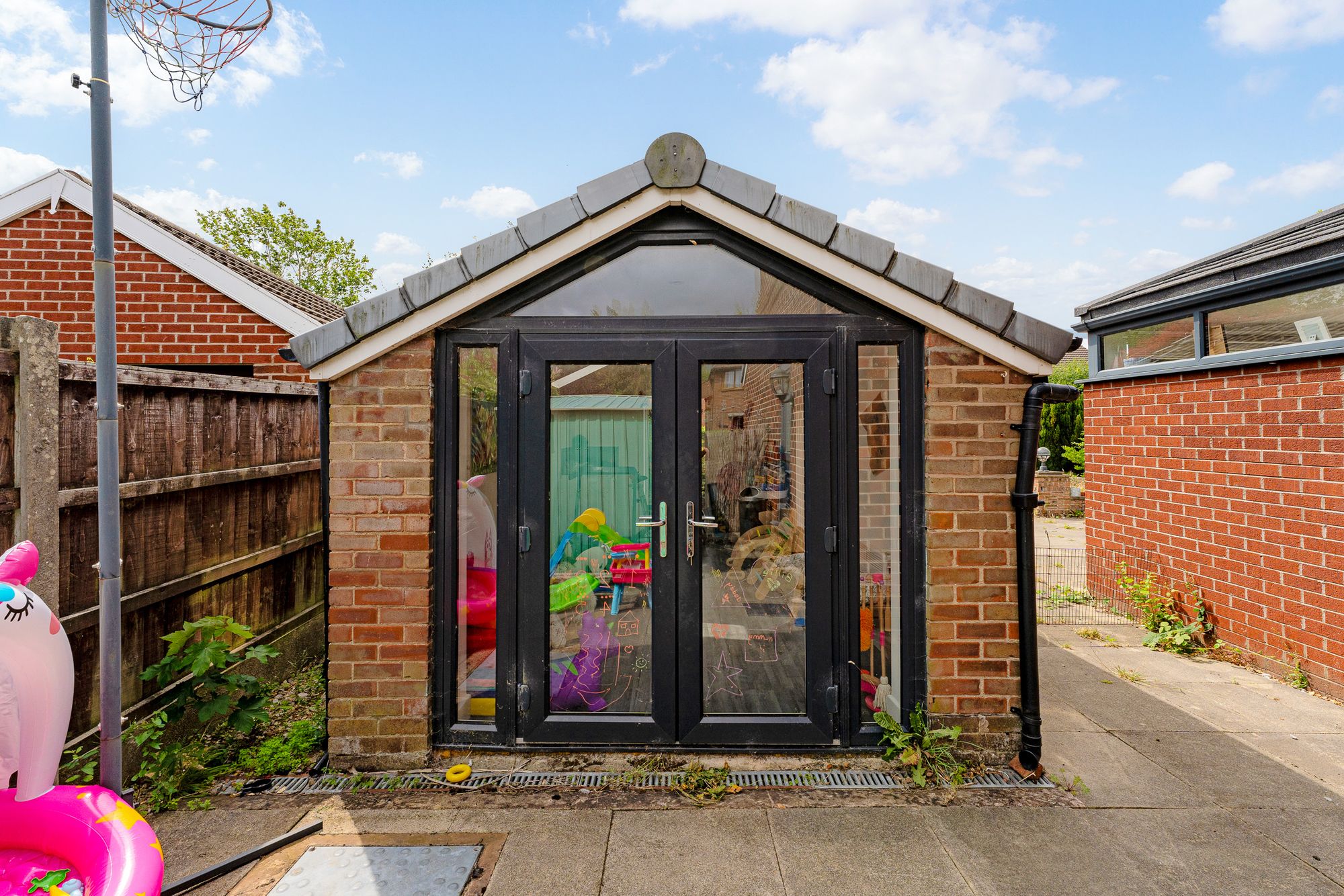 Clifton Road, Leigh, WN7
