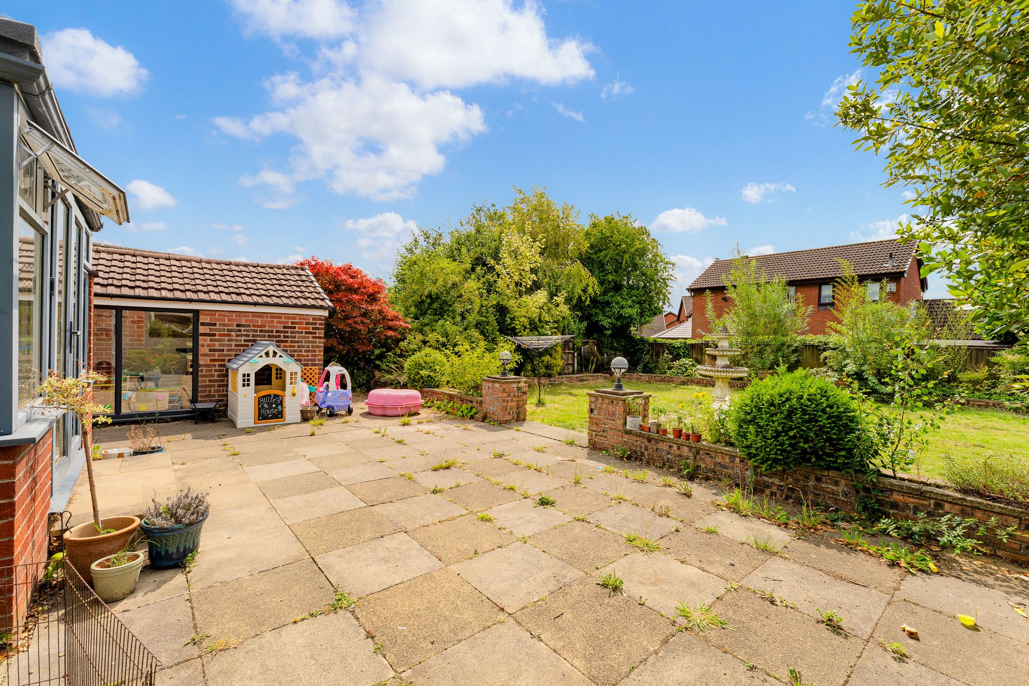 Clifton Road, Leigh, WN7