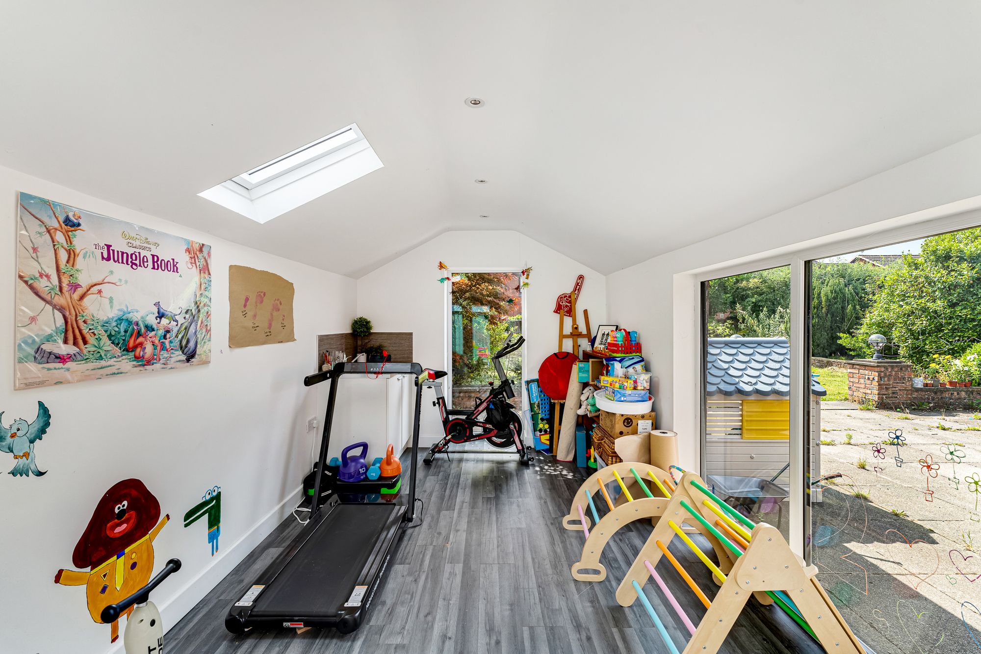 Clifton Road, Leigh, WN7