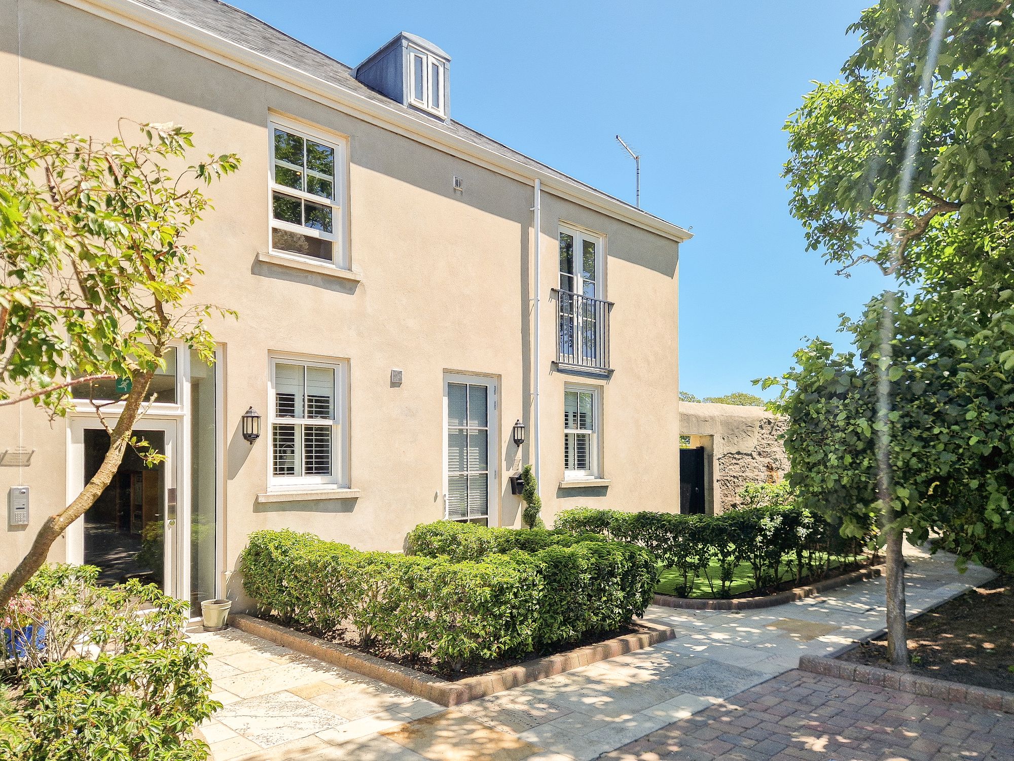 2 bed Apartment For Sale in St. Saviour, Jersey