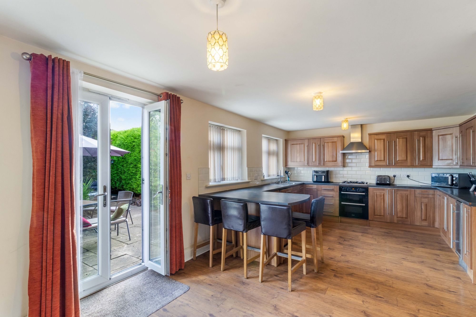 Bernard Avenue, Appleton, WA4