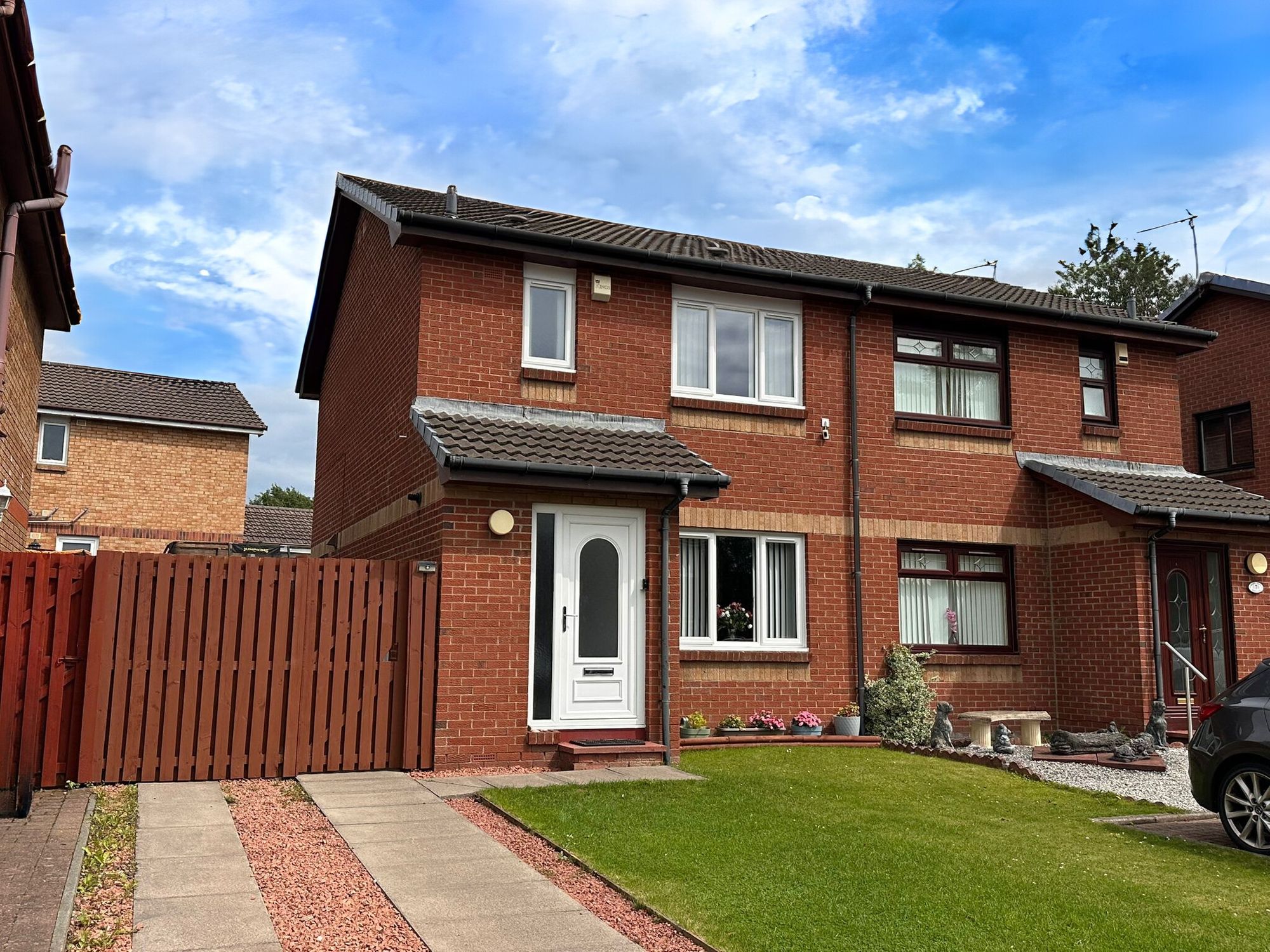 5 Dickens Grove, Newarthill