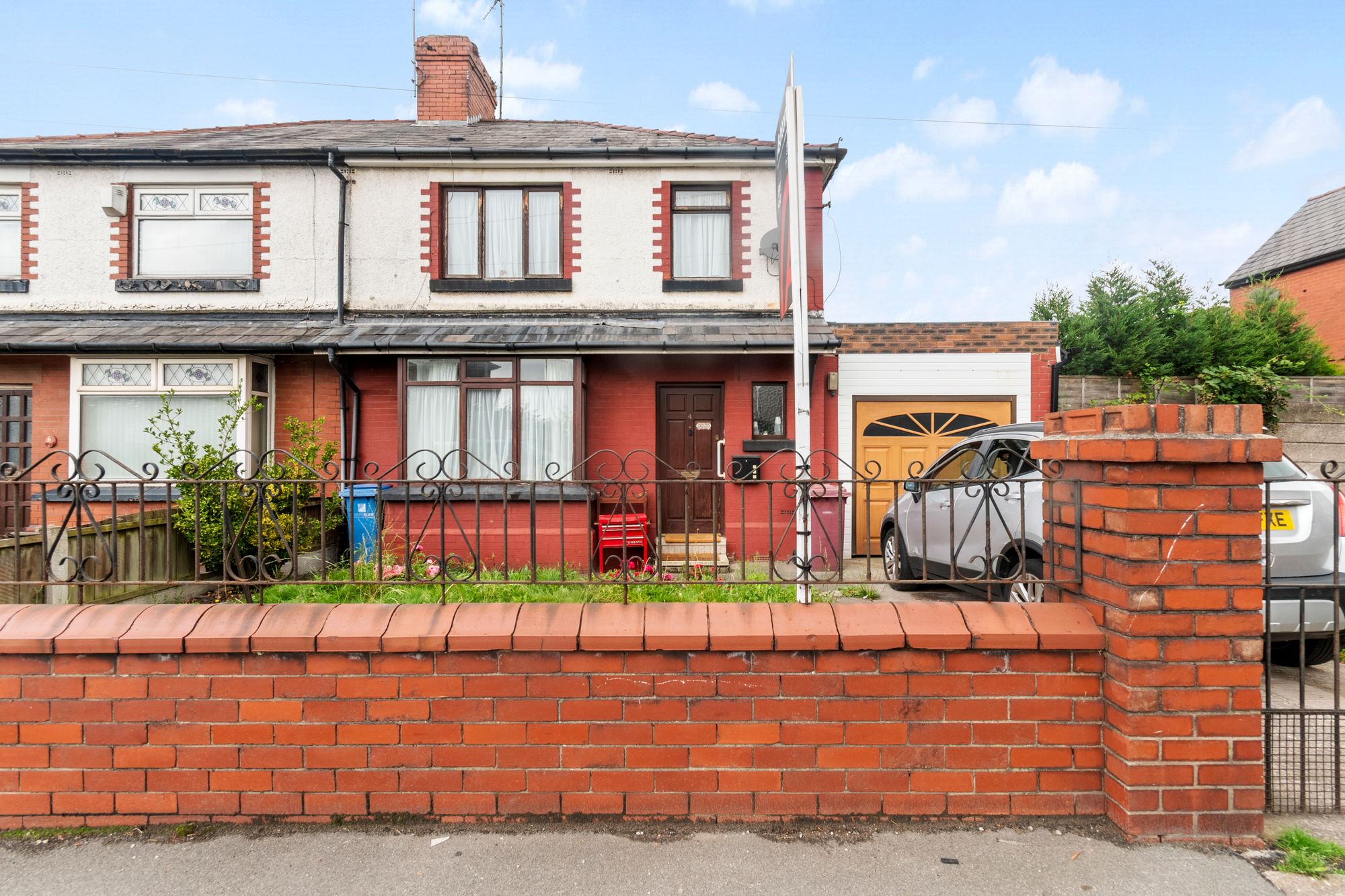 Dragon Lane, Whiston, L35