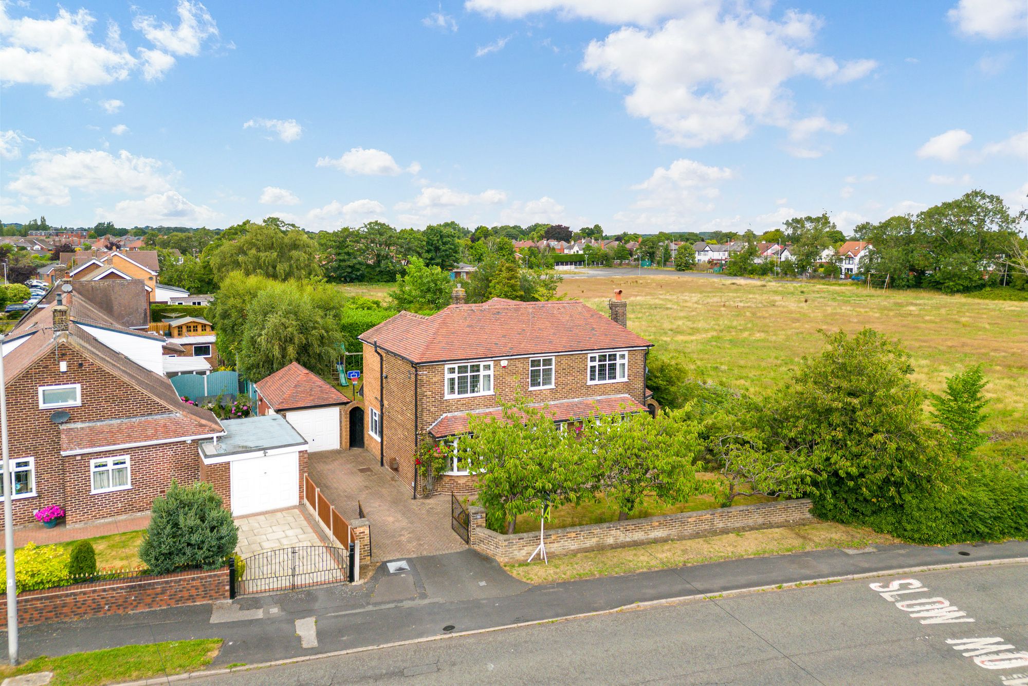 Upton Bridle Path, Widnes, WA8