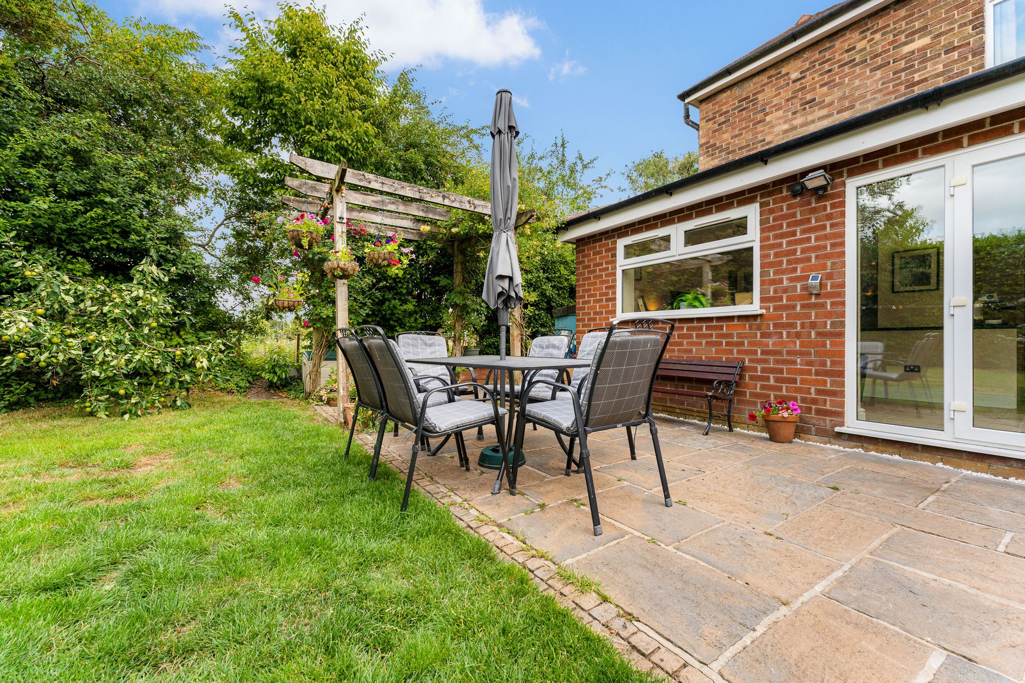 Upton Bridle Path, Widnes, WA8