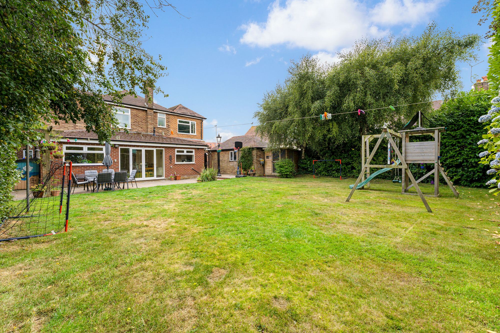 Upton Bridle Path, Widnes, WA8