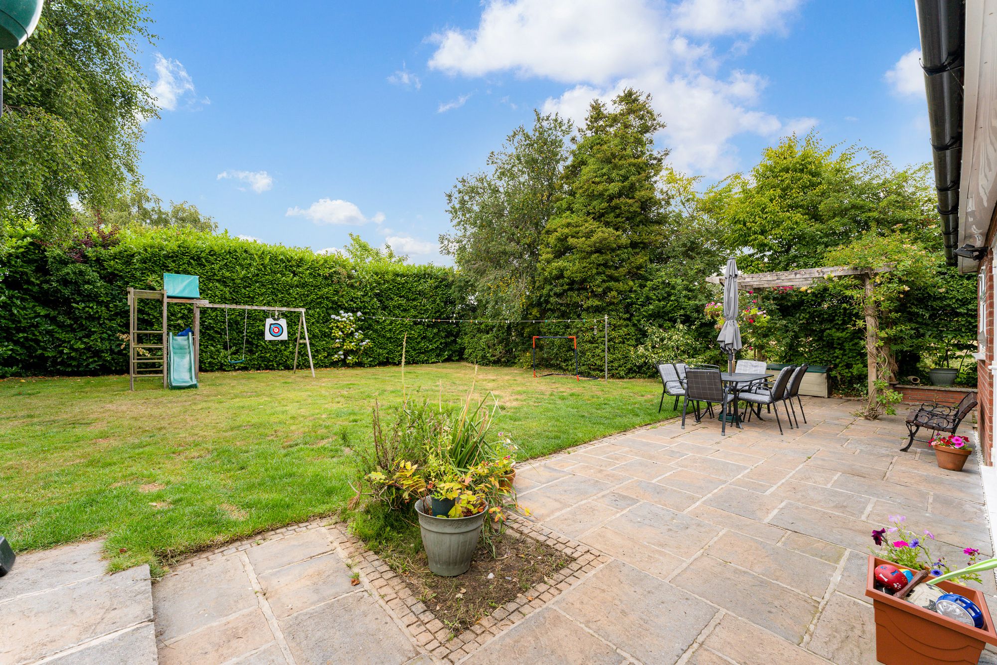 Upton Bridle Path, Widnes, WA8