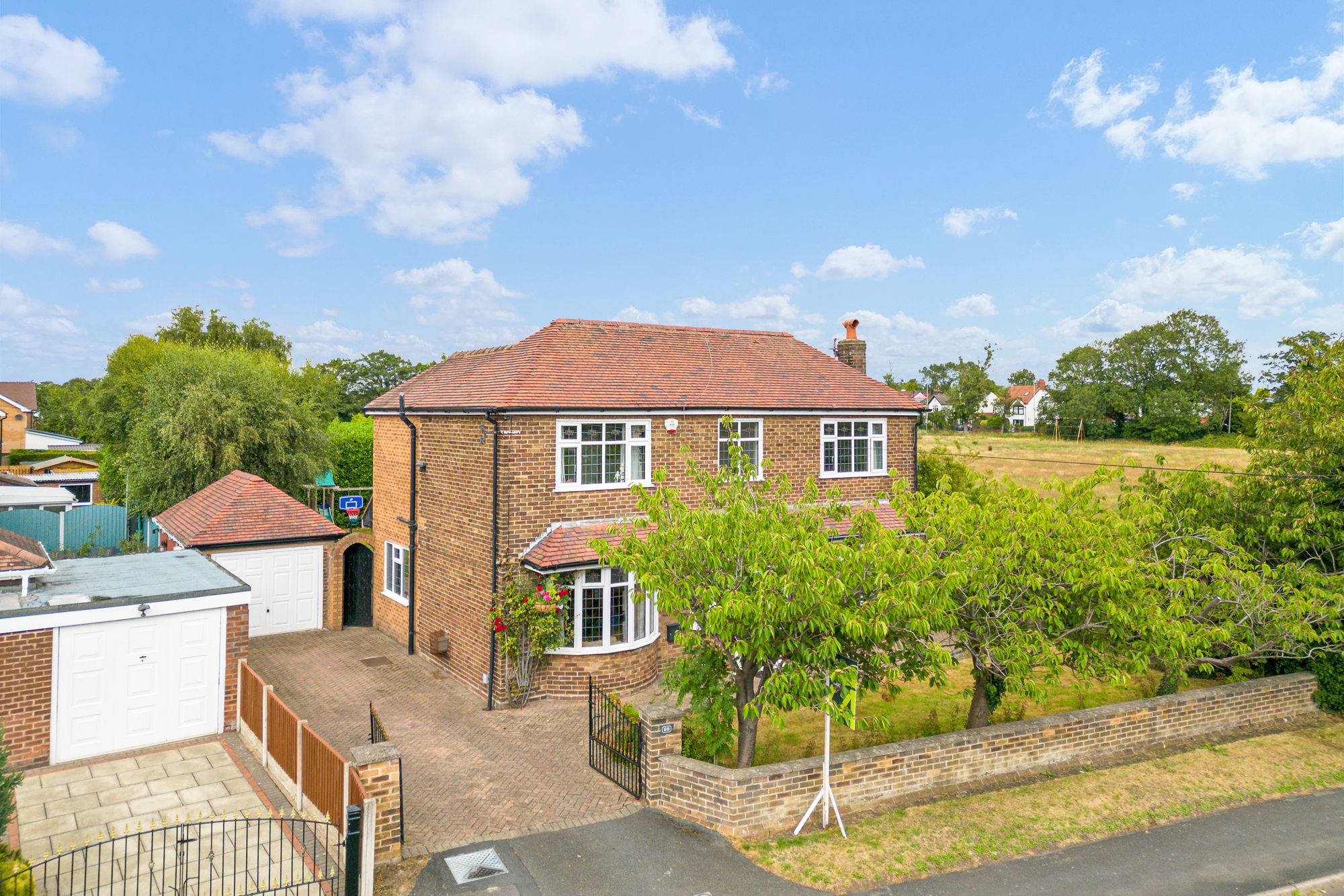 Upton Bridle Path, Widnes, WA8