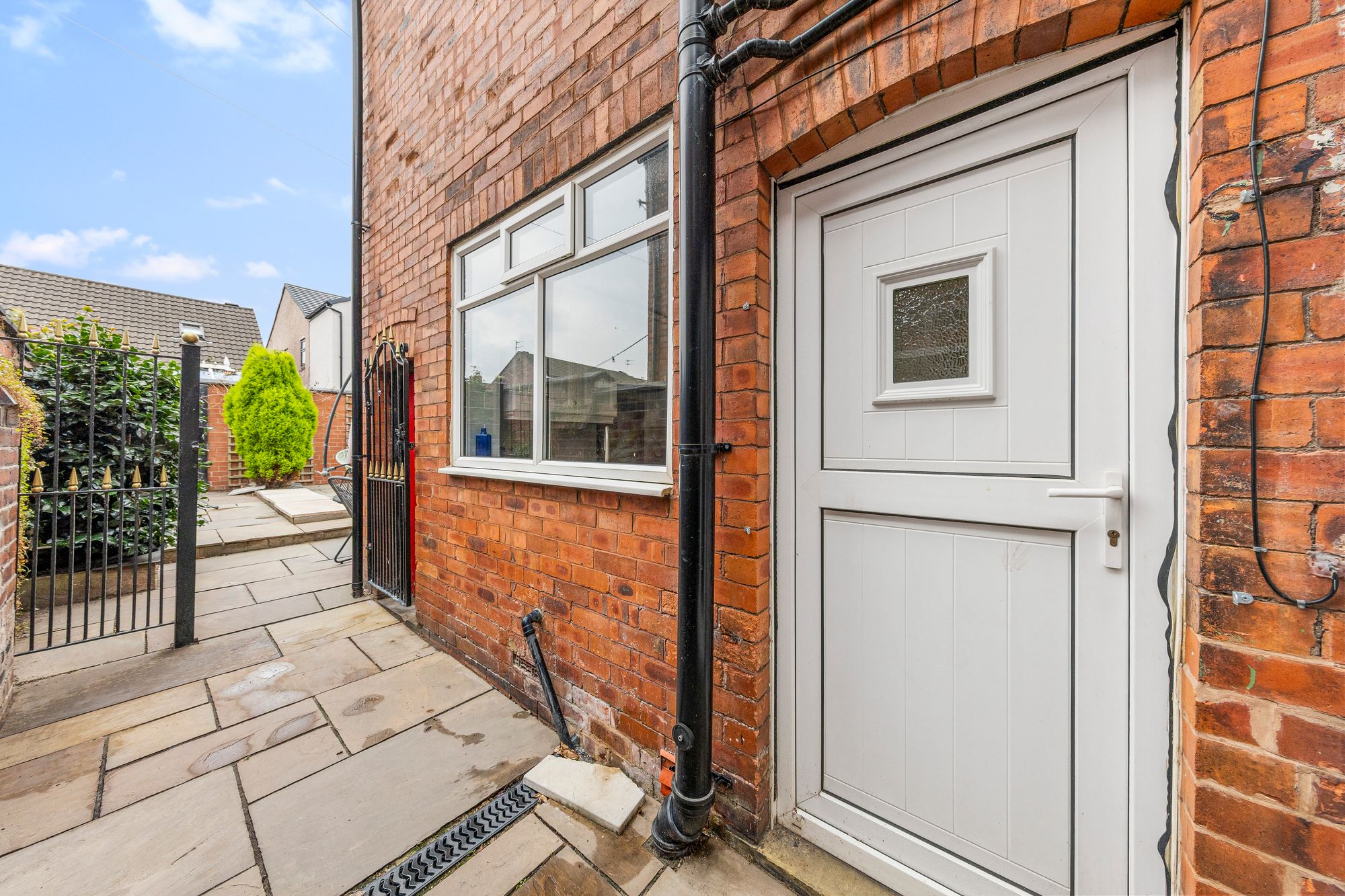 High Street, Newton-Le-Willows, WA12
